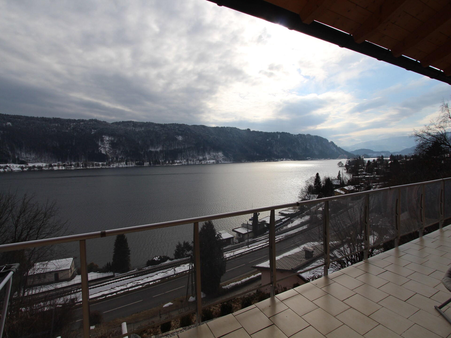 Modern appartement met panoramisch uitzicht op de Ossiacher See - foto 22