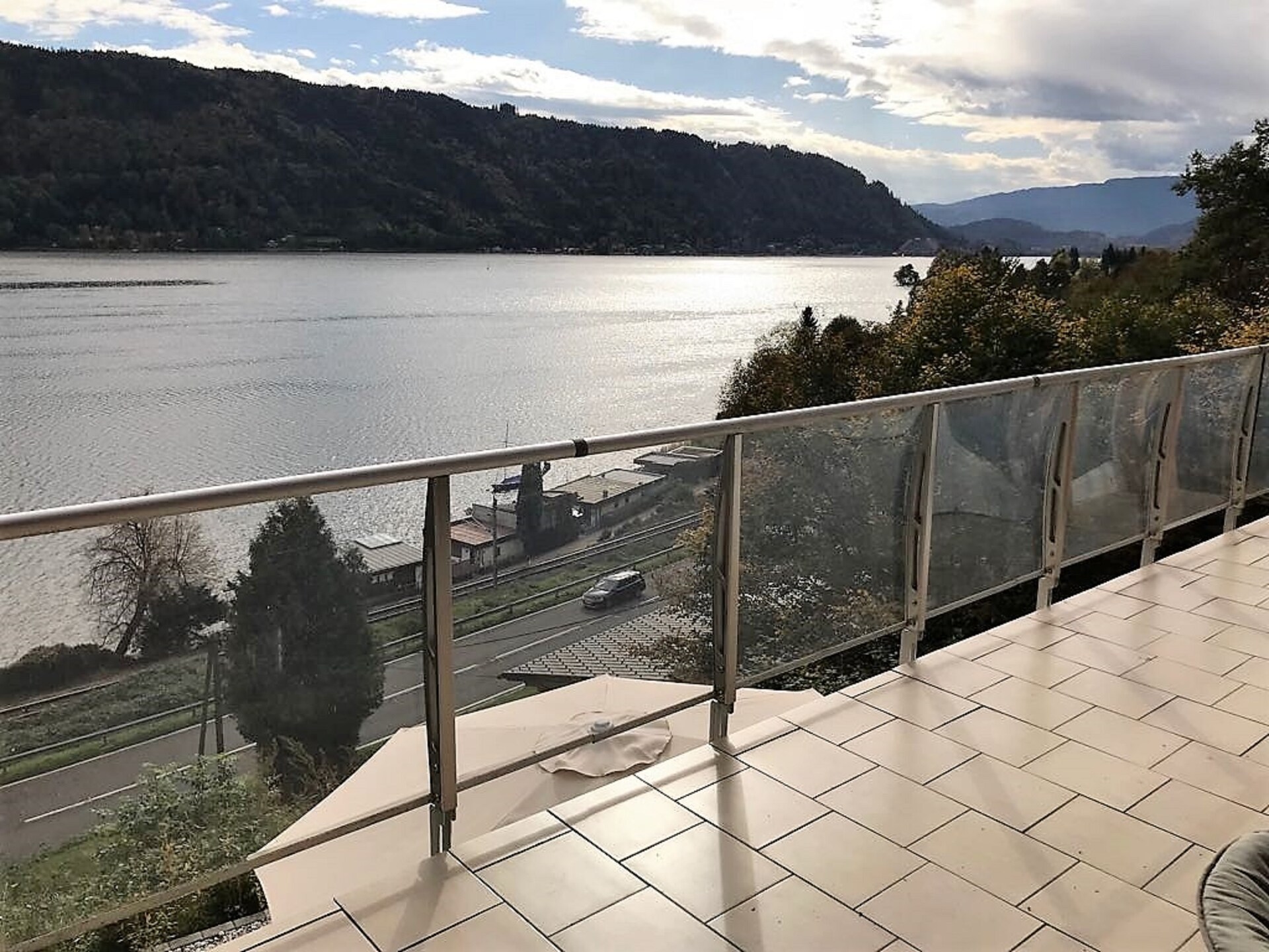 Modern appartement met panoramisch uitzicht op de Ossiacher See - foto 21