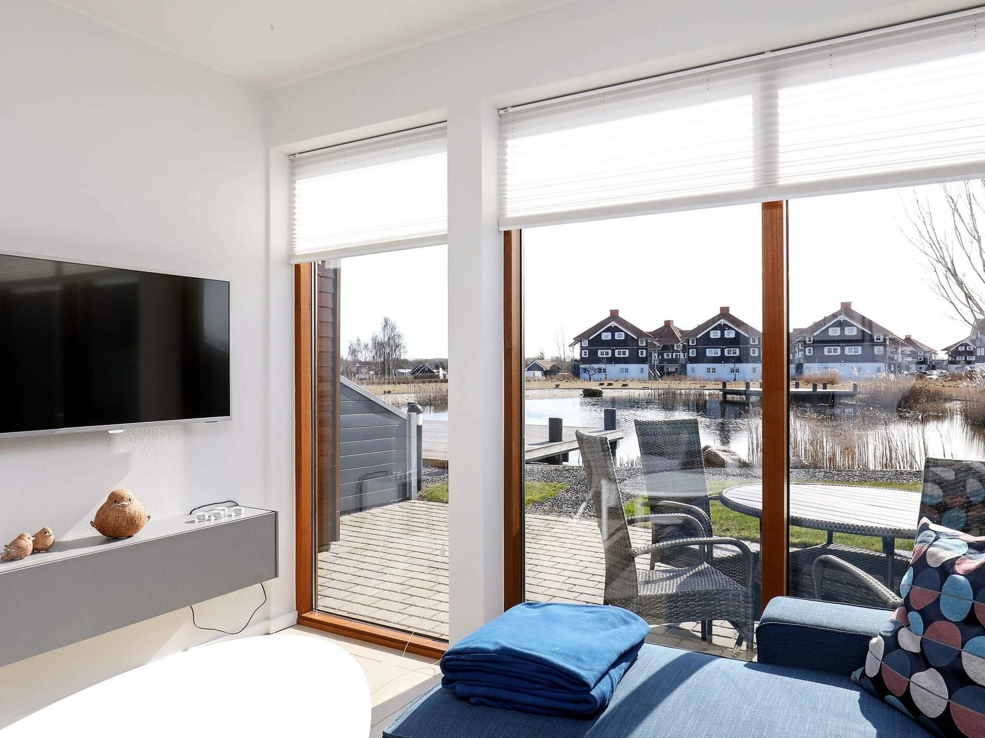 Licht appartement met terras en uitzicht op het meer, 300m van strand - foto 32