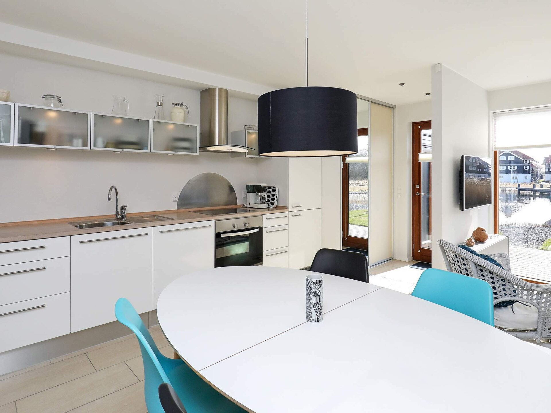 Licht appartement met terras en uitzicht op het meer, 300m van strand - foto 23