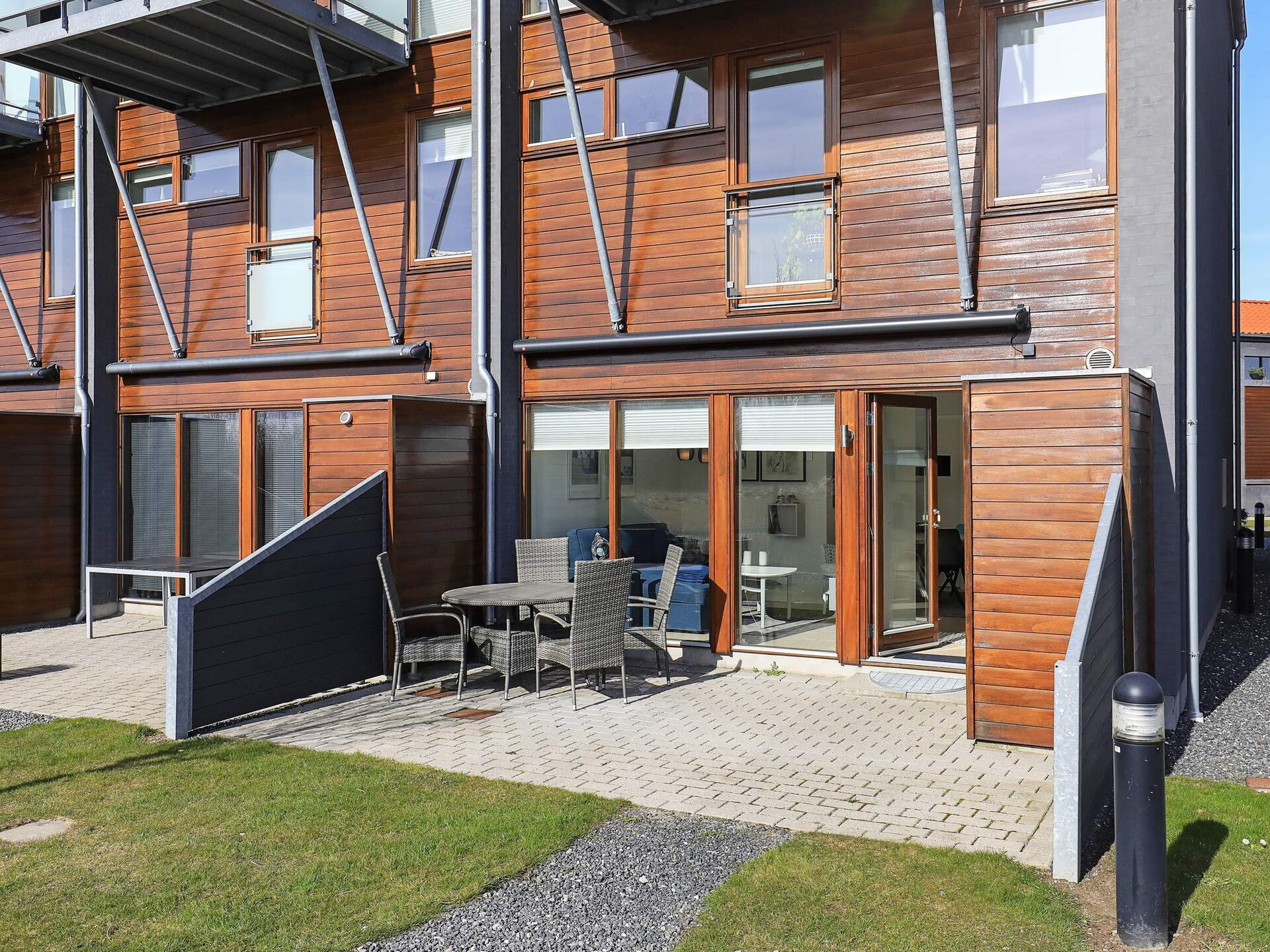 Licht appartement met terras en uitzicht op het meer, 300m van strand - foto 35