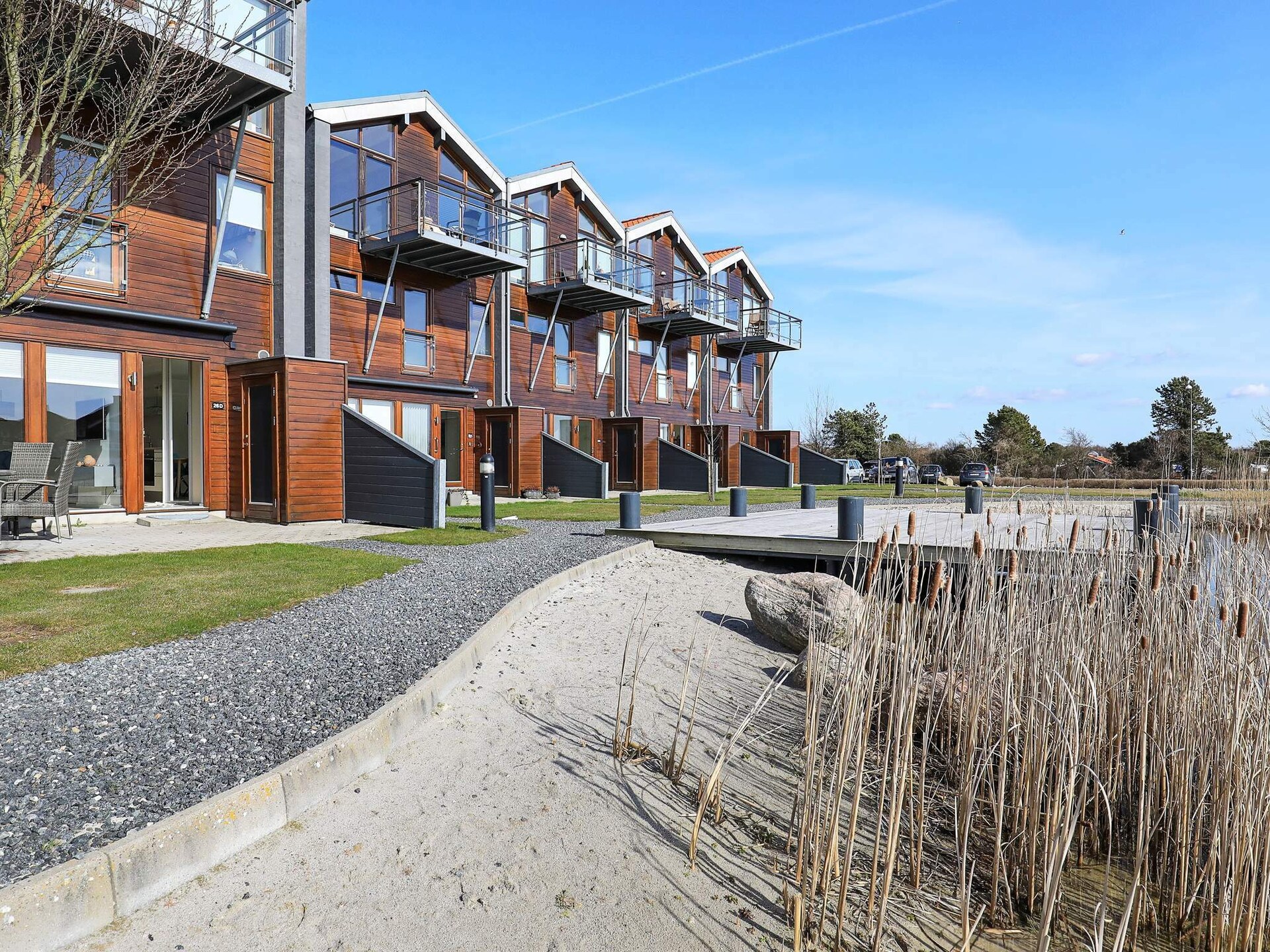 Licht appartement met terras en uitzicht op het meer, 300m van strand - foto 39