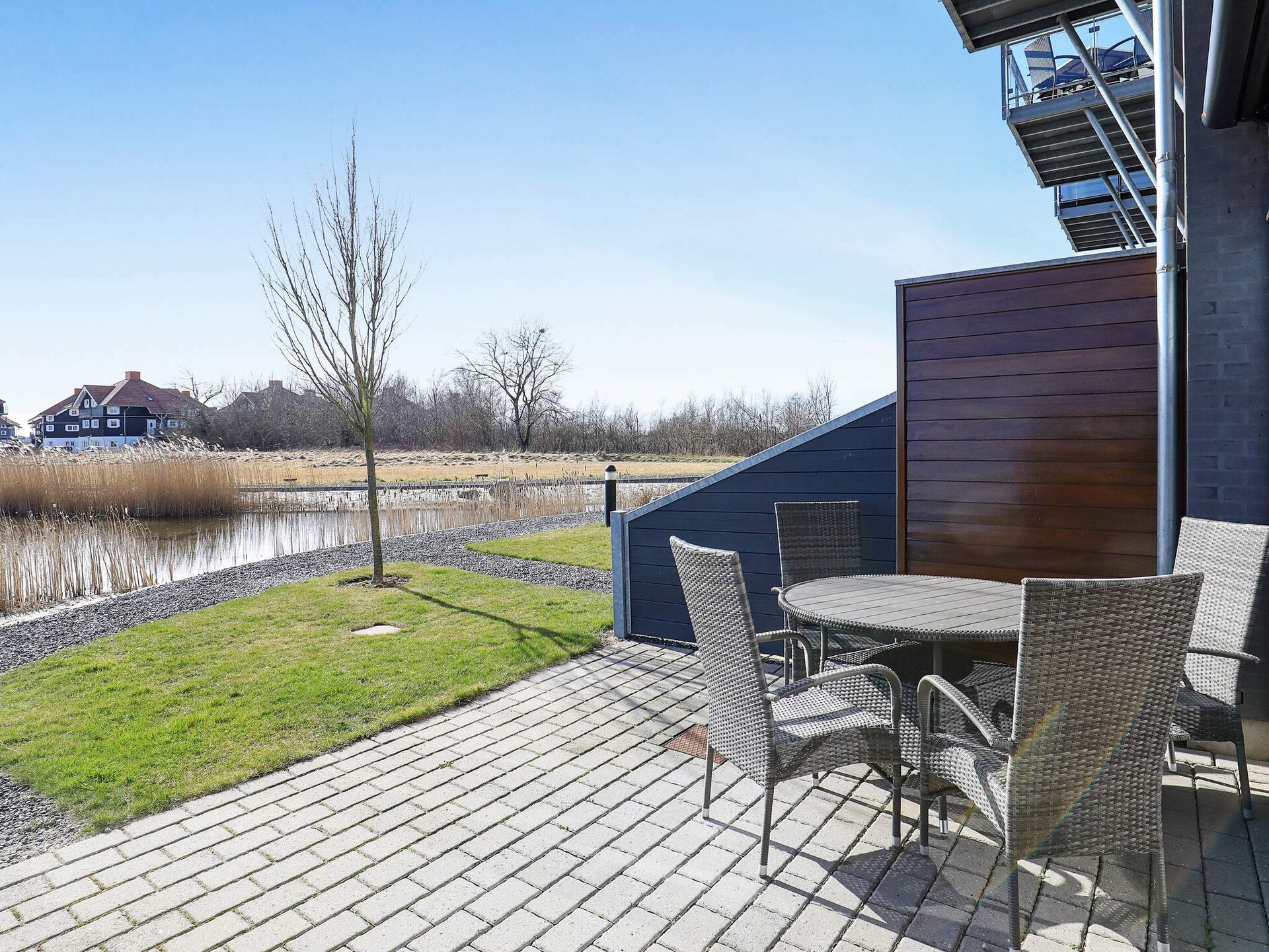 Licht appartement met terras en uitzicht op het meer, 300m van strand - foto 36