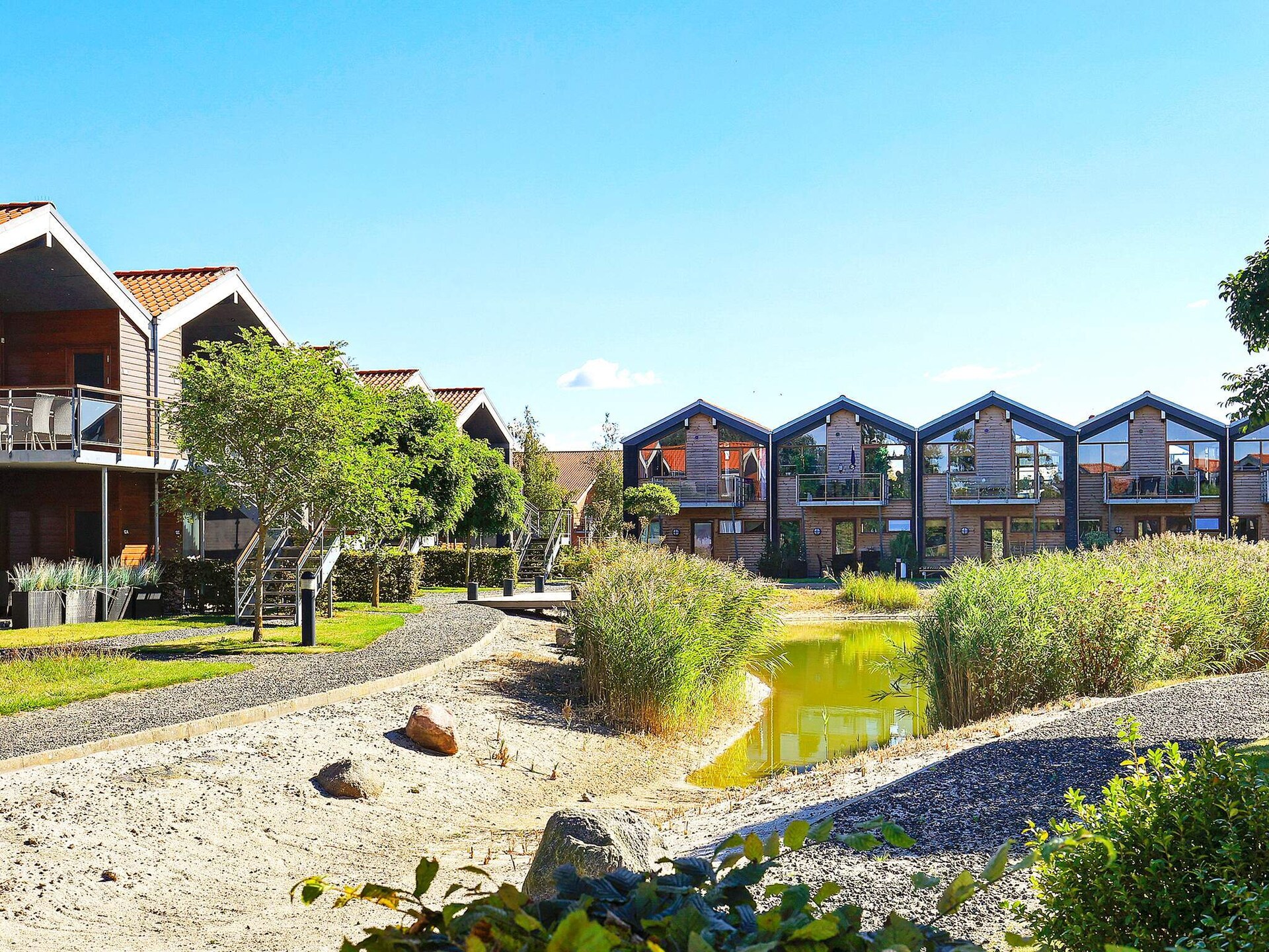Licht appartement met terras en uitzicht op het meer, 300m van strand - foto 3