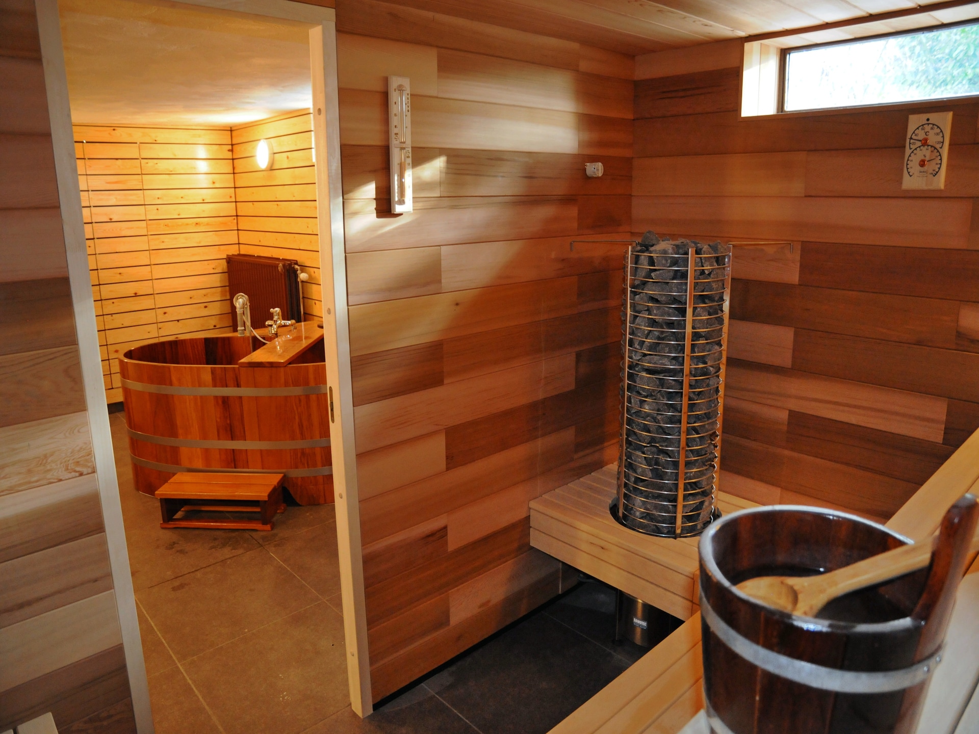 8-persoons chalet met sauna en hottub in Beffe, Ardennen - foto 13