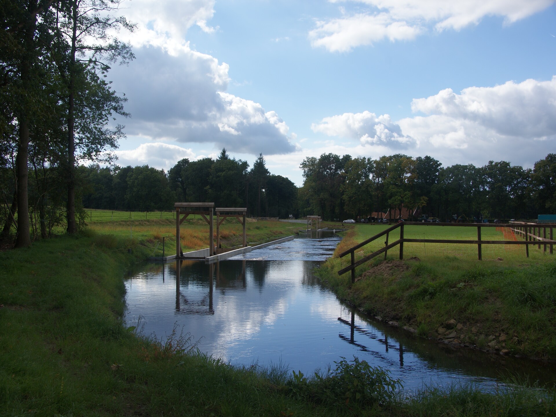 Luxe glamping tent op rustiek vakantiepark in het Overijsselse Buurse - foto 33