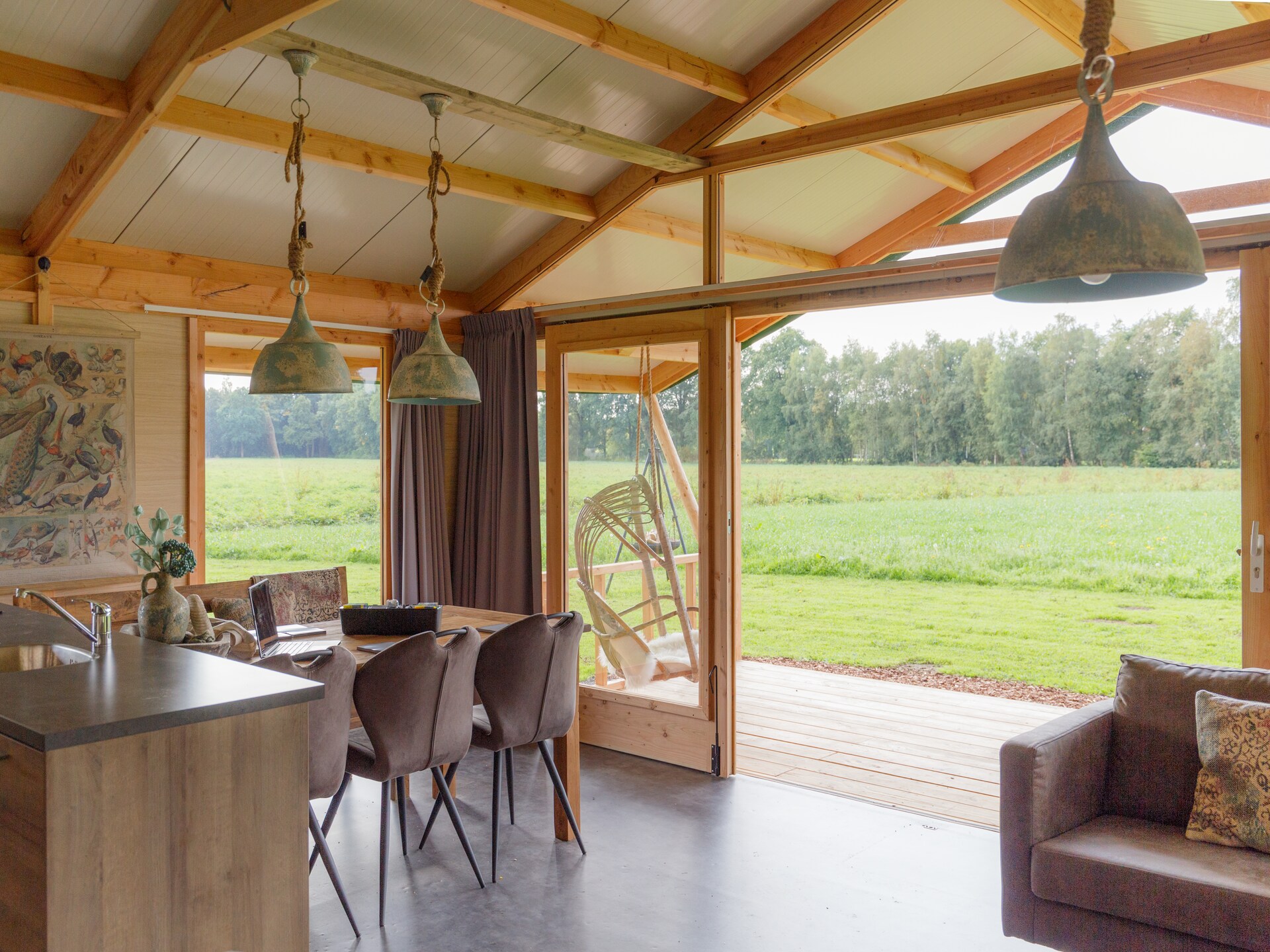 Luxe glamping tent op rustiek vakantiepark in het Overijsselse Buurse - foto 11