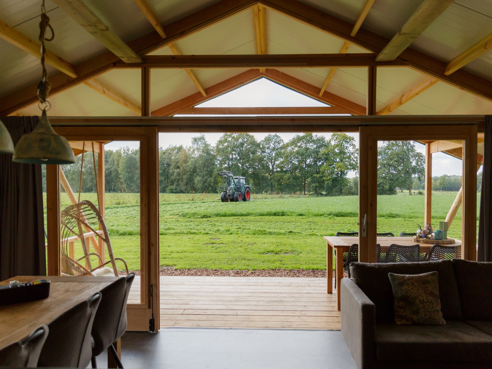 Luxe glamping tent op rustiek vakantiepark in het Overijsselse Buurse - foto 12