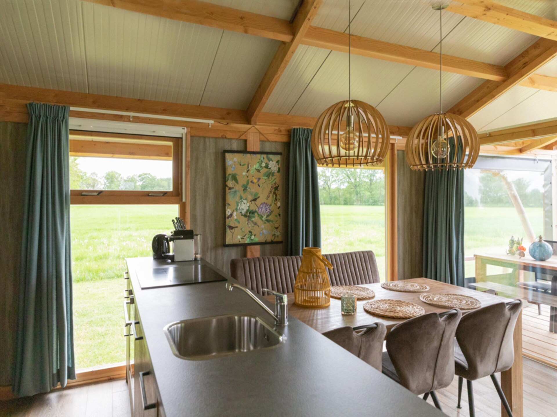 Luxe glamping tent op rustiek vakantiepark in het Overijsselse Buurse - foto 14