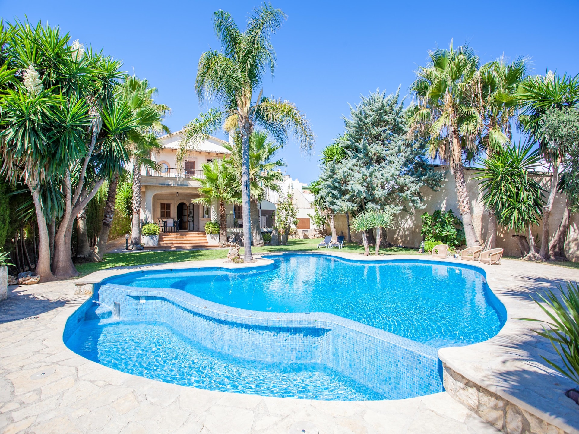 Exclusieve villa aan de golfbaan in Inca met privézwembad en ruime tuin - foto 11