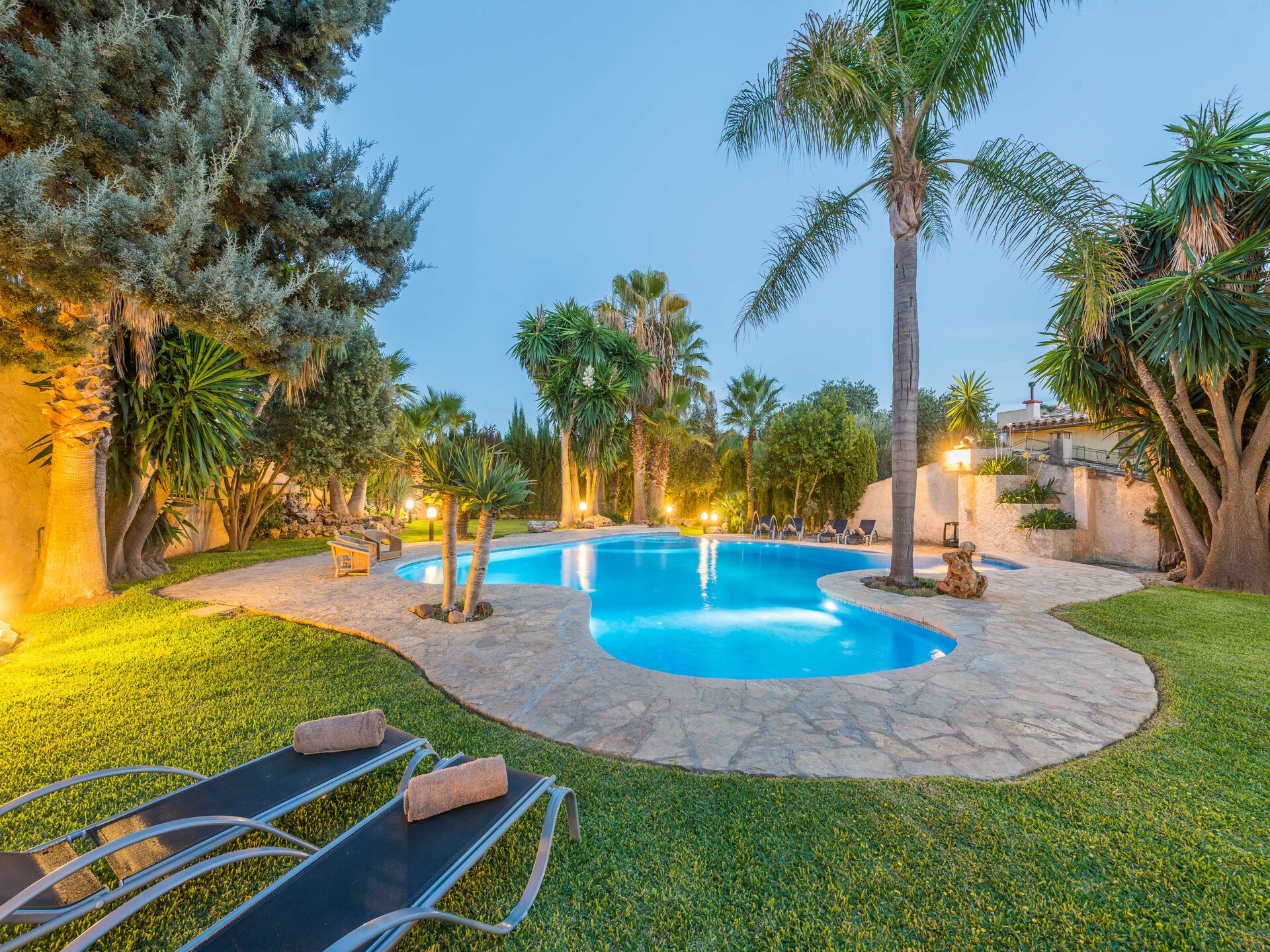 Exclusieve villa aan de golfbaan in Inca met privézwembad en ruime tuin - foto 12