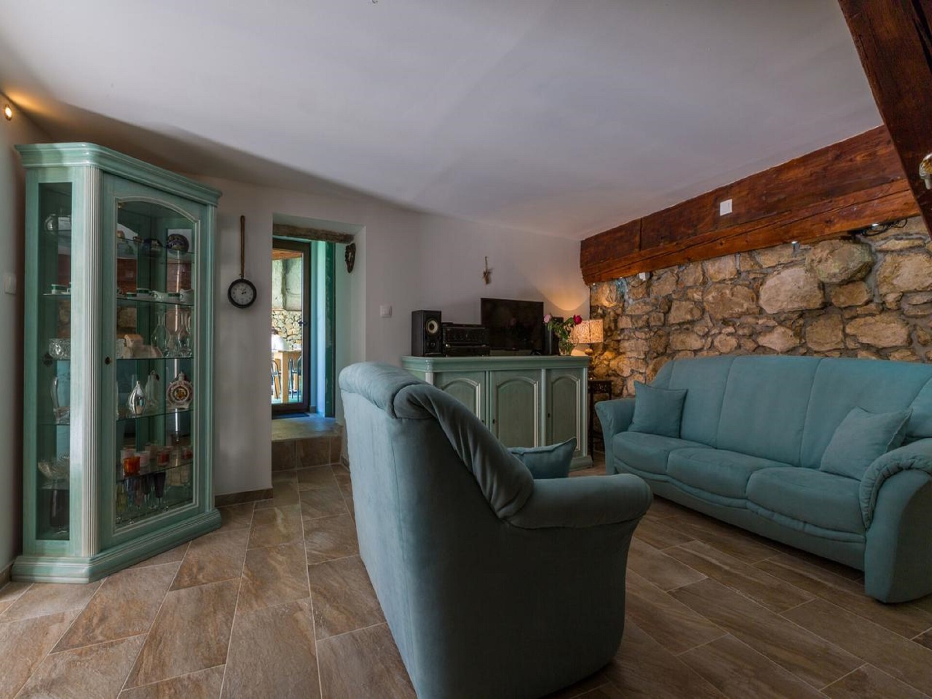 Ruim vakantiehuis voor 14 personen met privézwembad en zeezicht in Bribir - foto 15