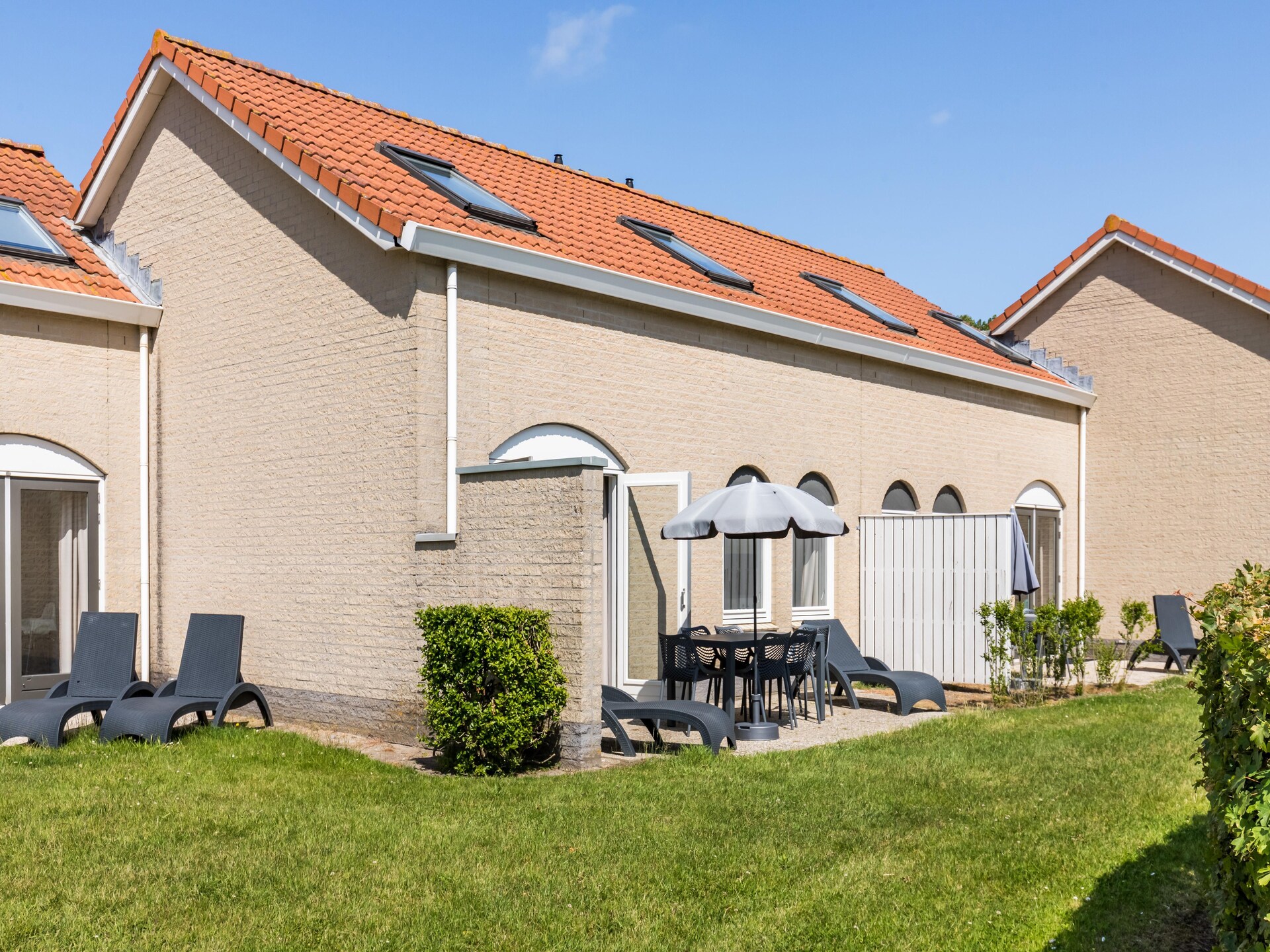 Moderne 6-persoonsbungalow op Vakantiepark Soeten Haert in Renesse - foto 8
