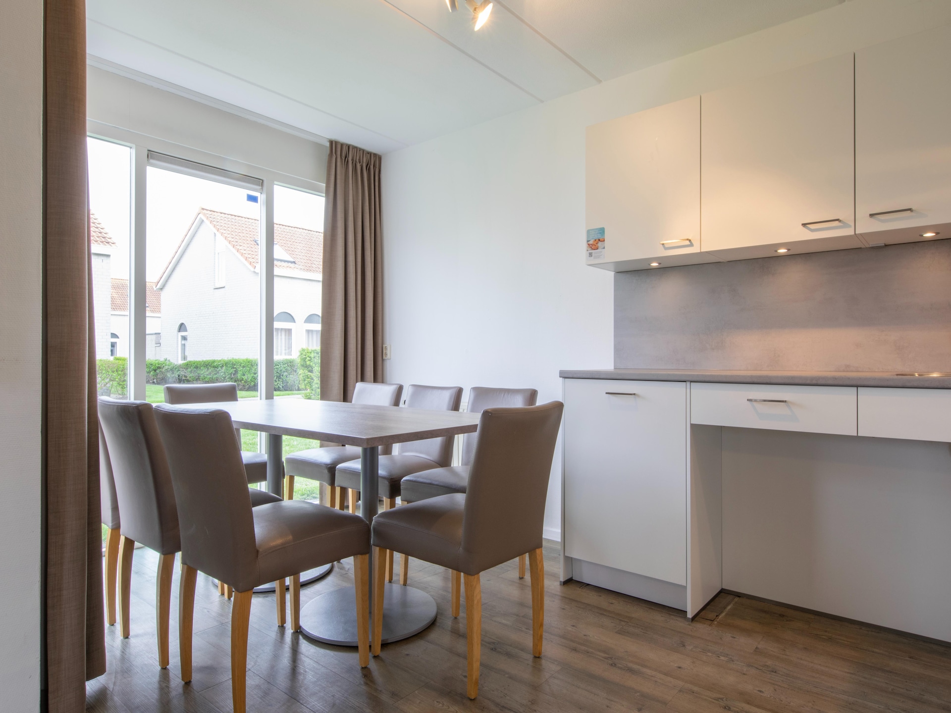 Modern vakantiehuis op Vakantiepark de Soeten Haert in Renesse, Zeeland - foto 3