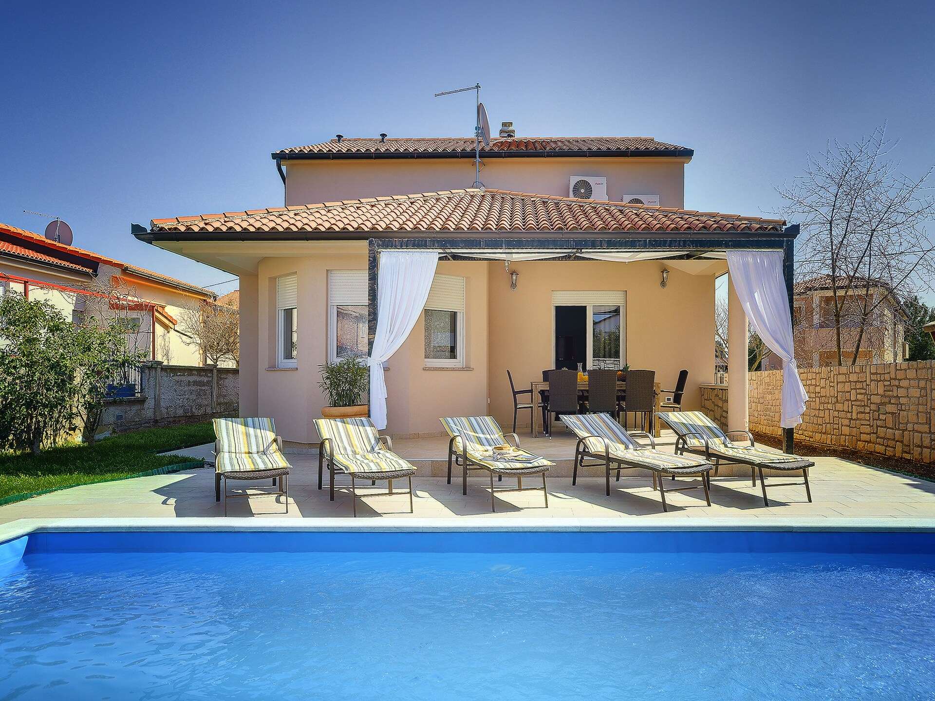 Villa Rudy in Valbandon: Luxe villa met privézwembad nabij het strand - foto 3