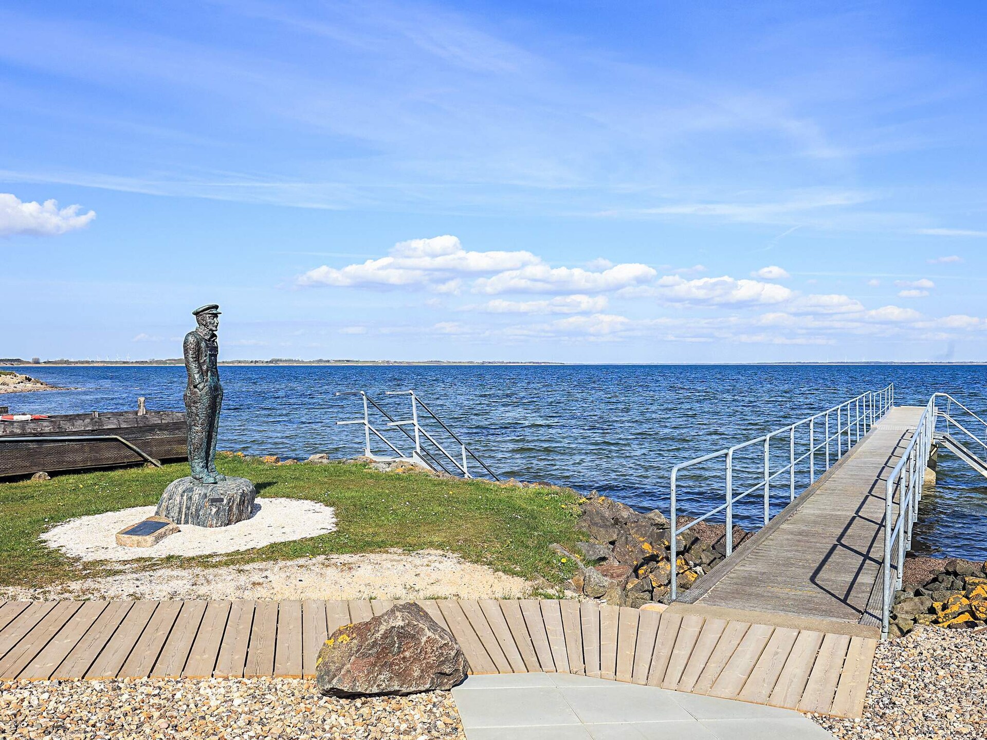 Vrijstaand vakantiehuis aan het water met panoramisch fjordzicht en jacuzzi - foto 33