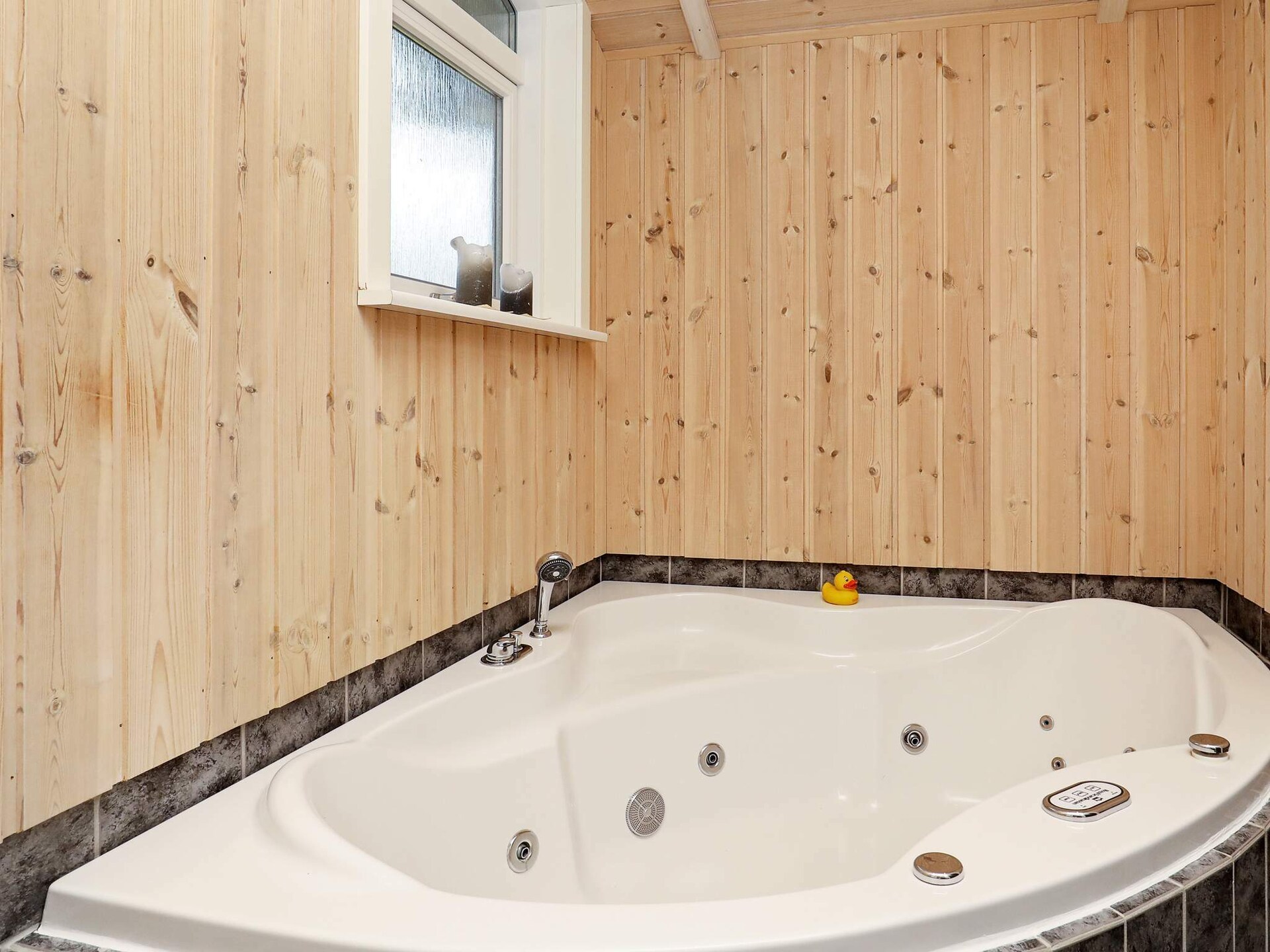Op 800 m van zee: ruim vakantiehuis in Thisted met sauna en whirlpool - foto 11