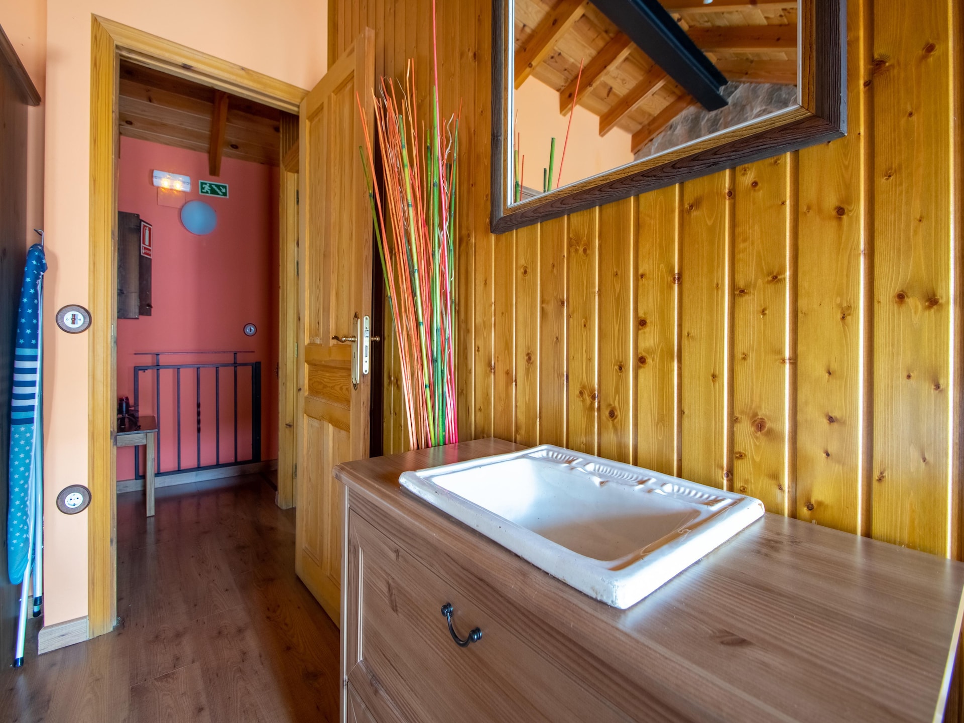 Sfeervol landhuis in Benllera met bubbelbad en open haard - foto 26