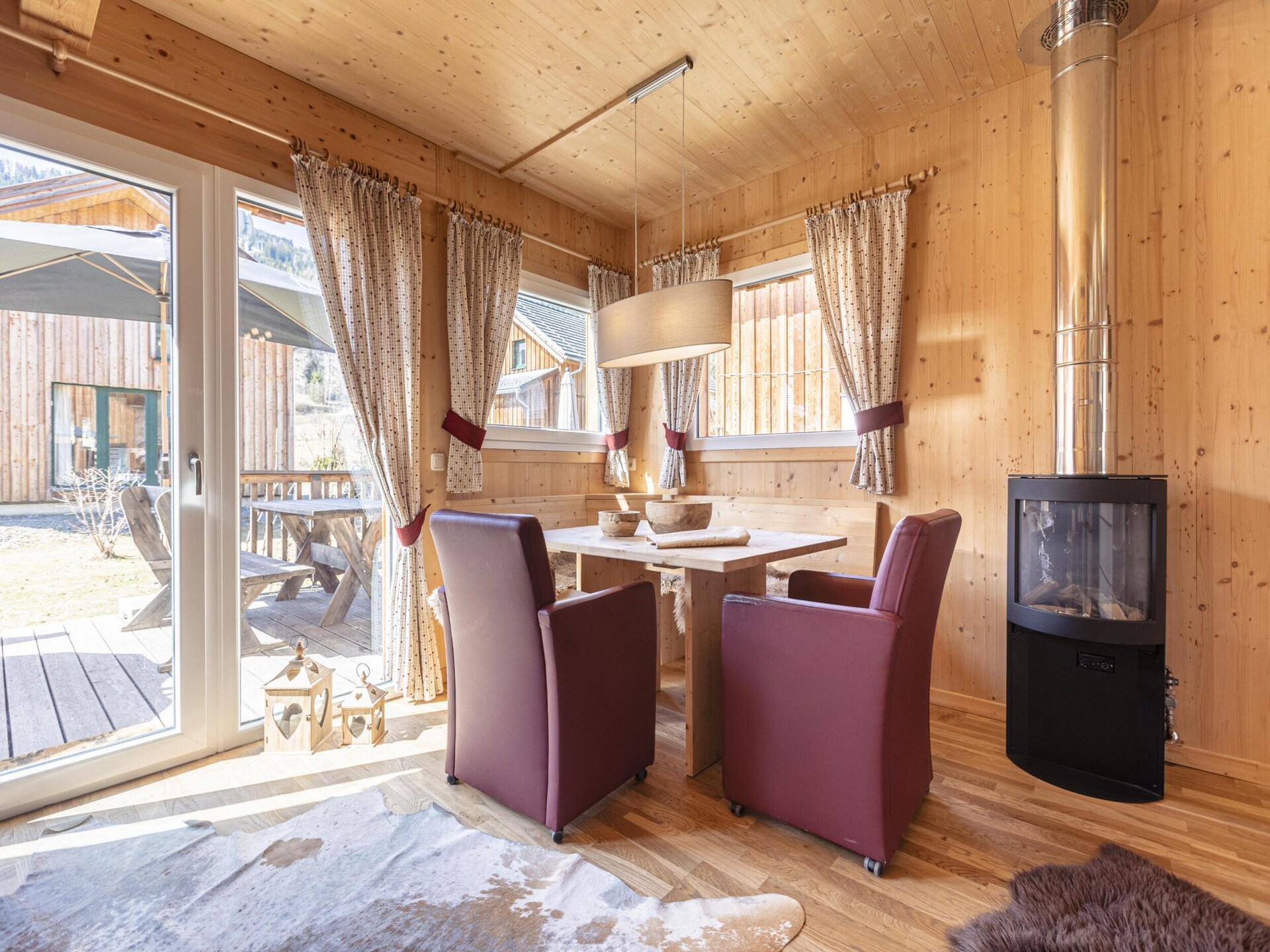 Vrijstaand chalet aan de Kreischberg, 100m van skilift, meer en centrum - foto 3