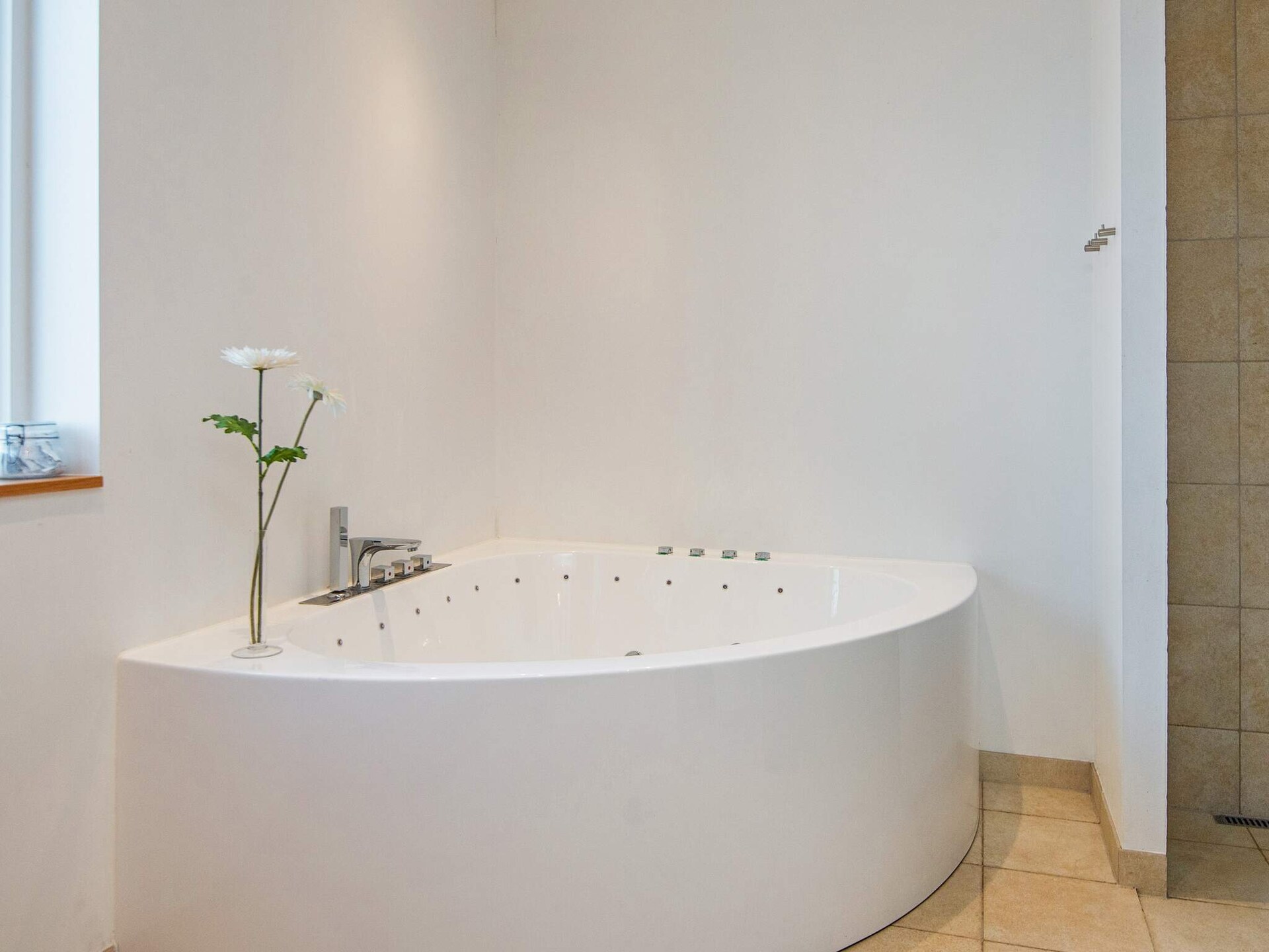 Luxe vakantiehuis met whirlpool, sauna en zeezicht op 250m van strand - foto 27