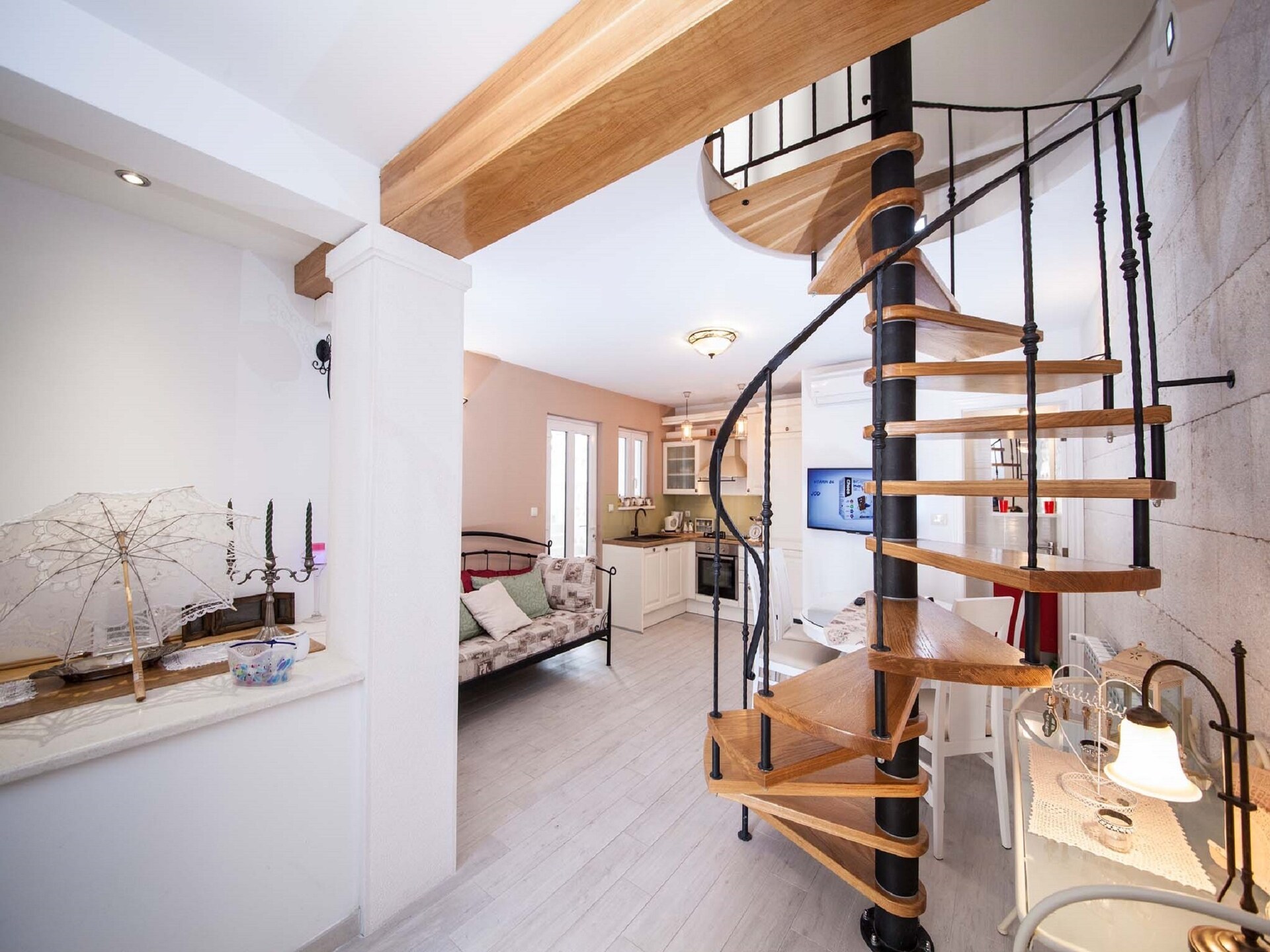 Authentiek stenen vakantiehuis met panoramisch zeezicht in Podgora - foto 17