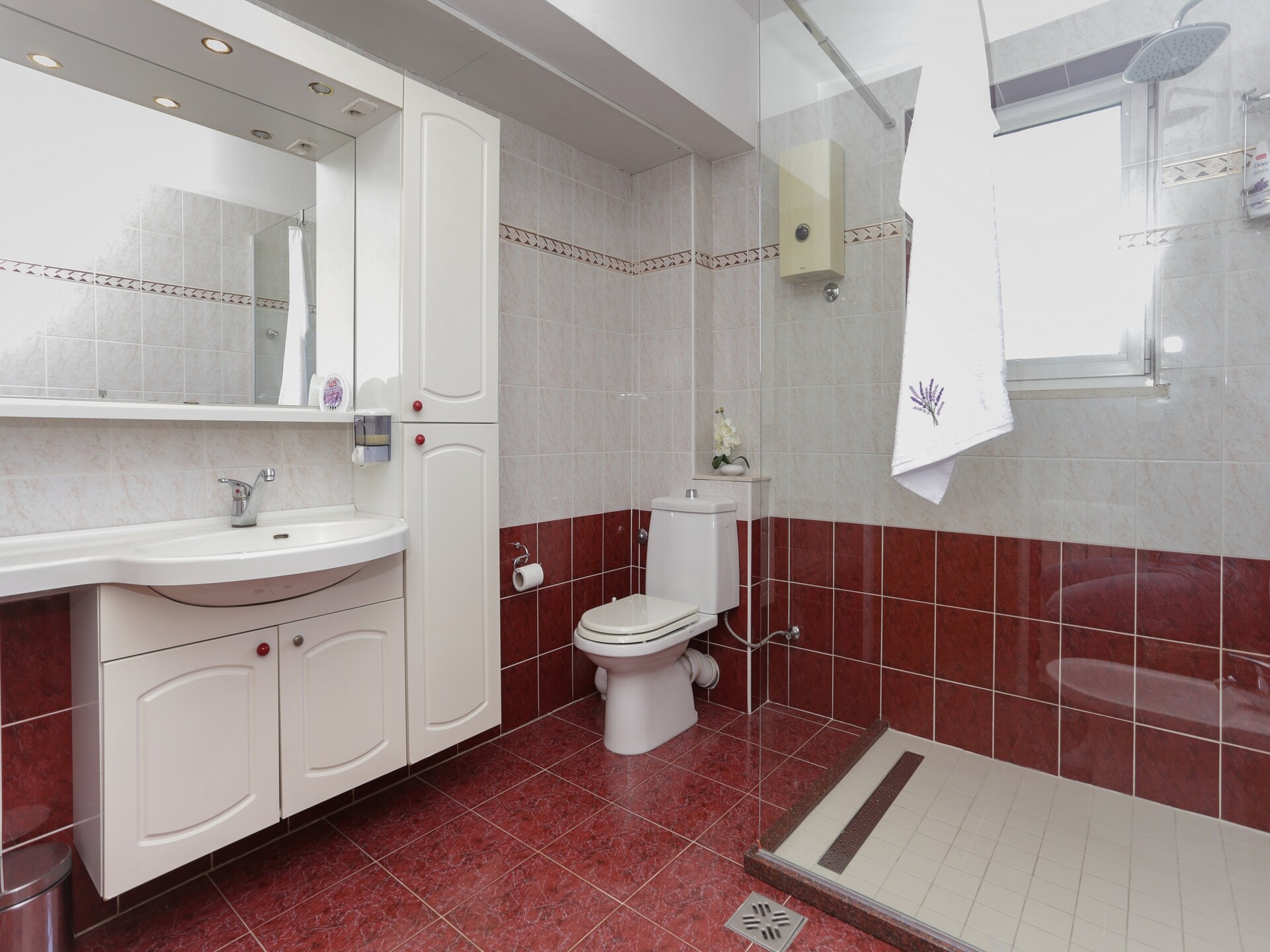 Modern appartement voor 5 personen op 400 meter van zee in Kaštel Gomilica - foto 19