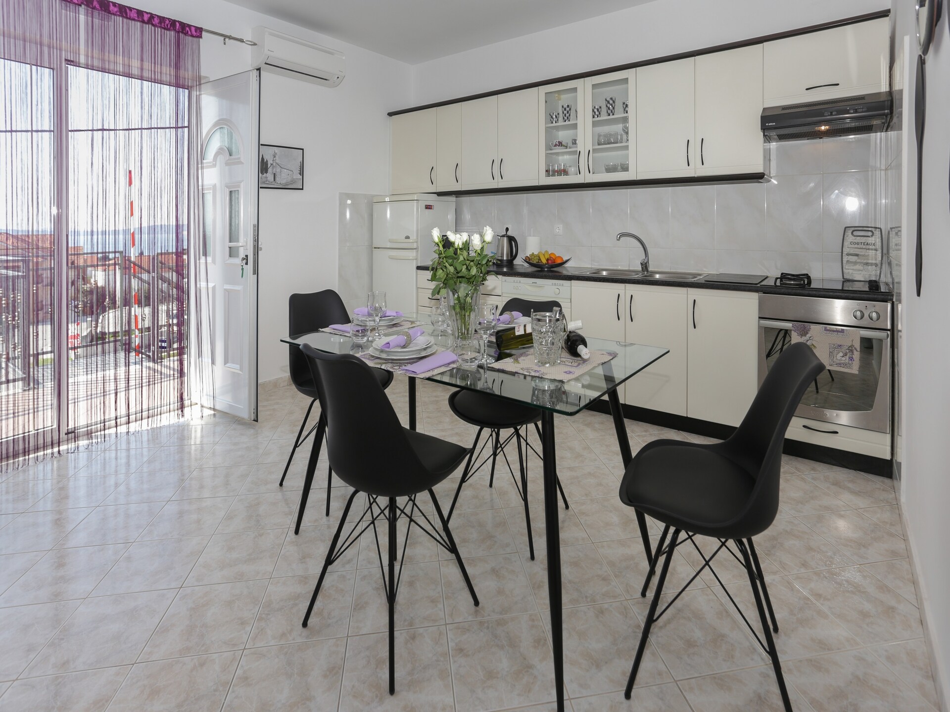 Modern appartement voor 5 personen op 400 meter van zee in Kaštel Gomilica - foto 4