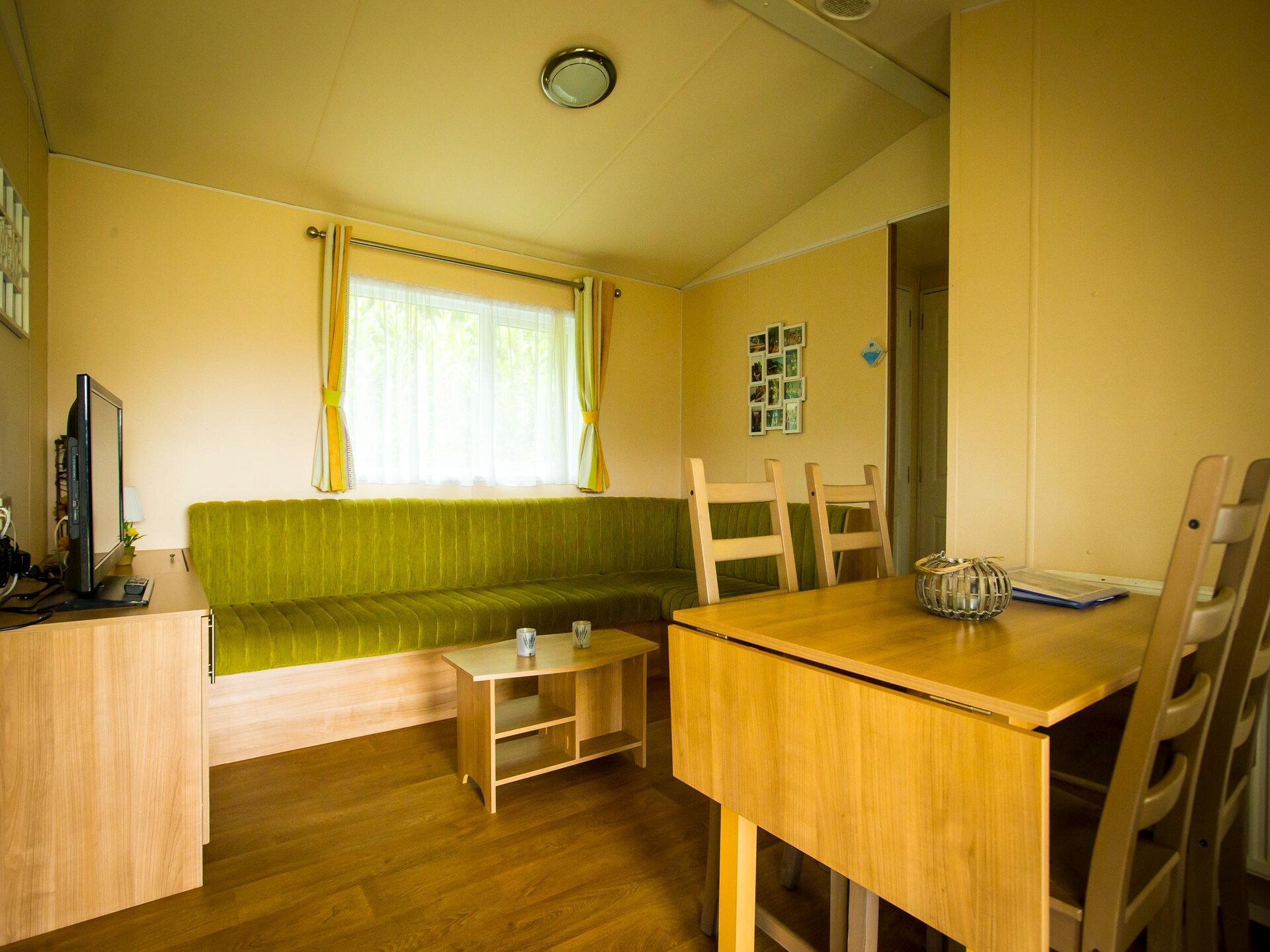 Vrijstaand 5-persoonschalet op Vakantiepark Duinhoeve in Udenhout - foto 2