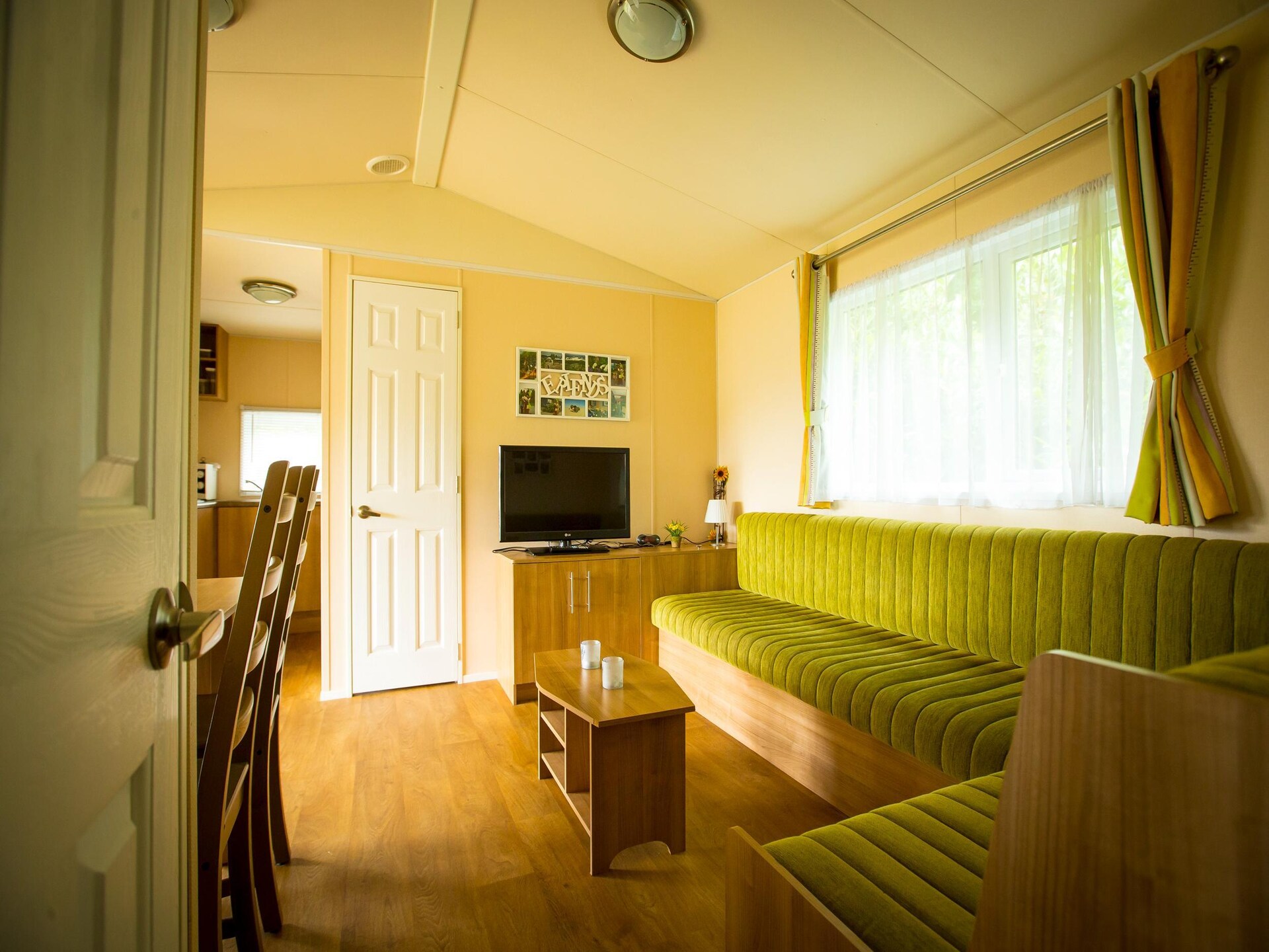 Vrijstaand 5-persoonschalet op Vakantiepark Duinhoeve in Udenhout - foto 7