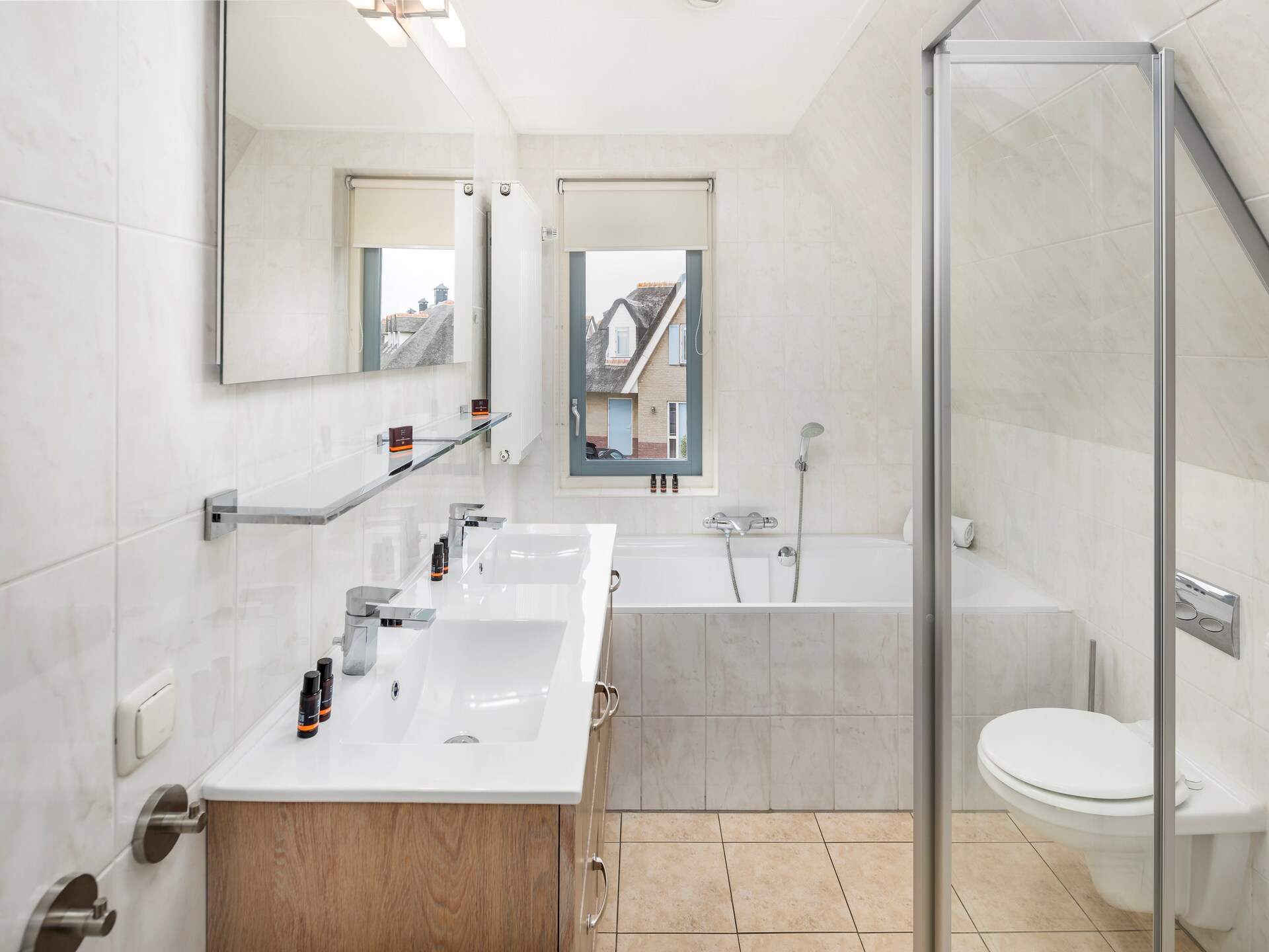 Vrijstaande rietgedekte villa met sauna, 500m van strand Julianadorp - foto 10