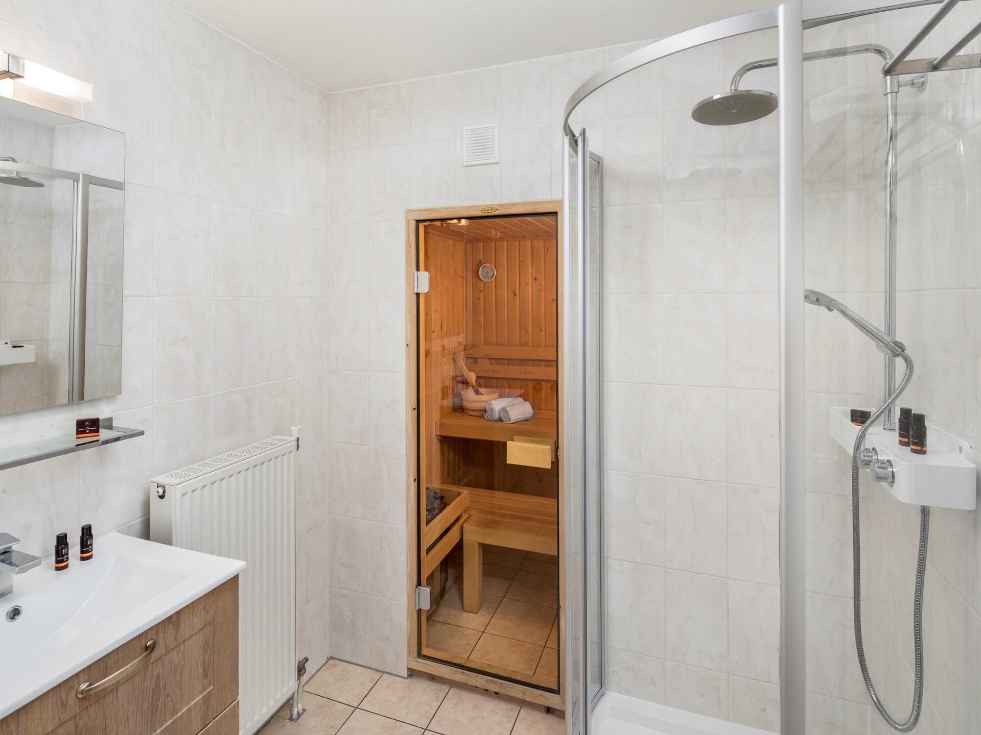 Vrijstaande rietgedekte villa met sauna, 500m van strand Julianadorp - foto 9