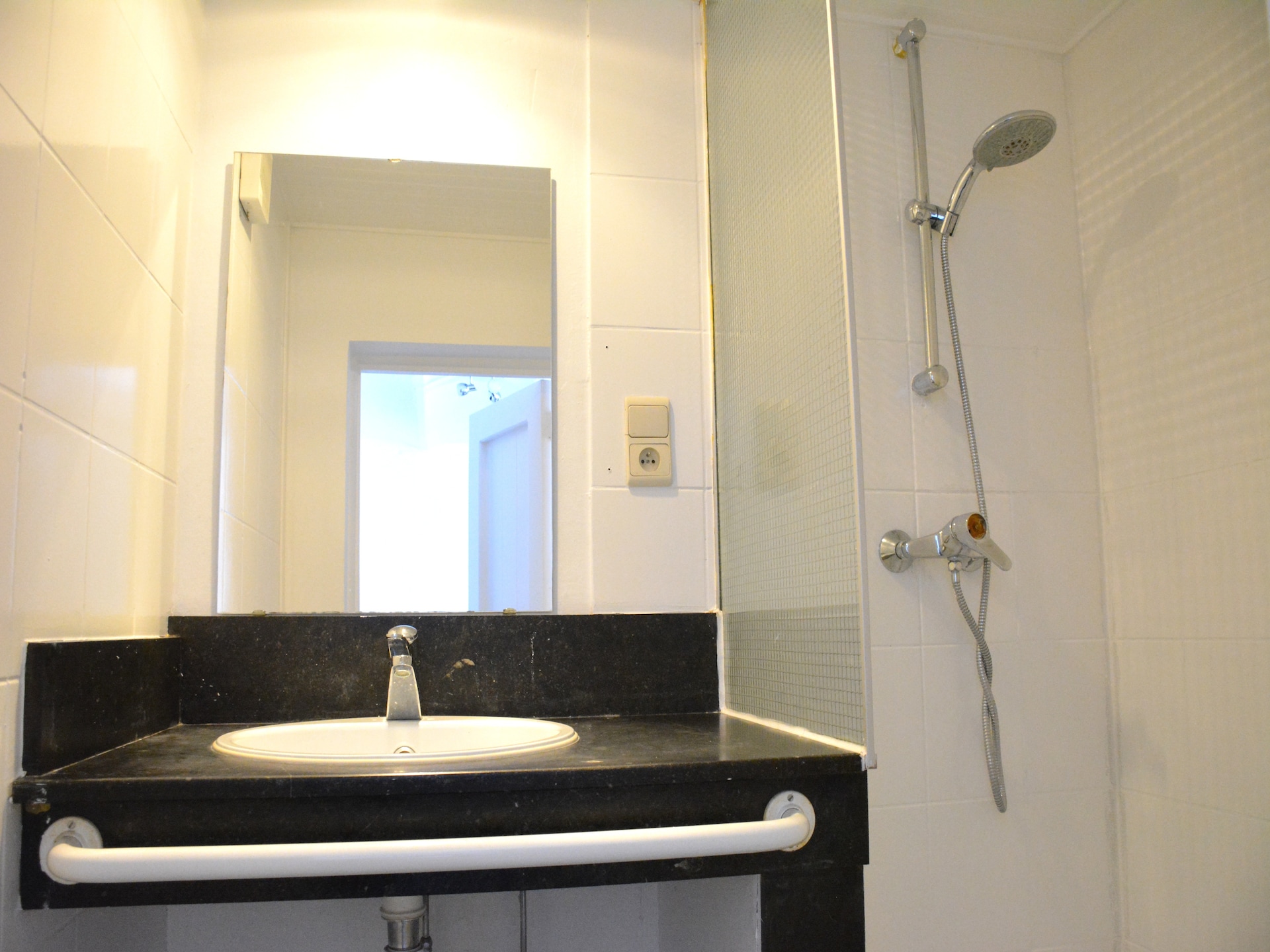 22-persoons groepsaccommodatie met 8 slaapkamers in Denée - foto 22