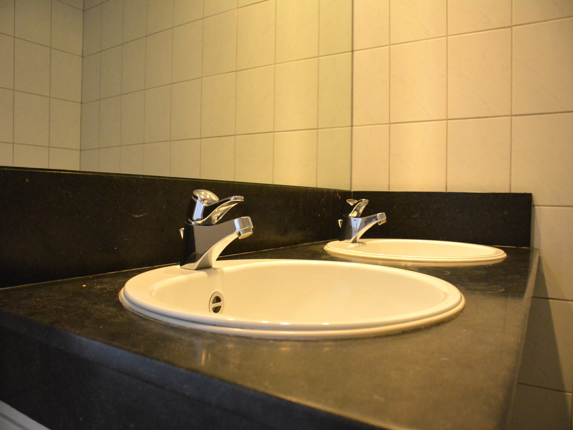 22-persoons groepsaccommodatie met 8 slaapkamers in Denée - foto 25