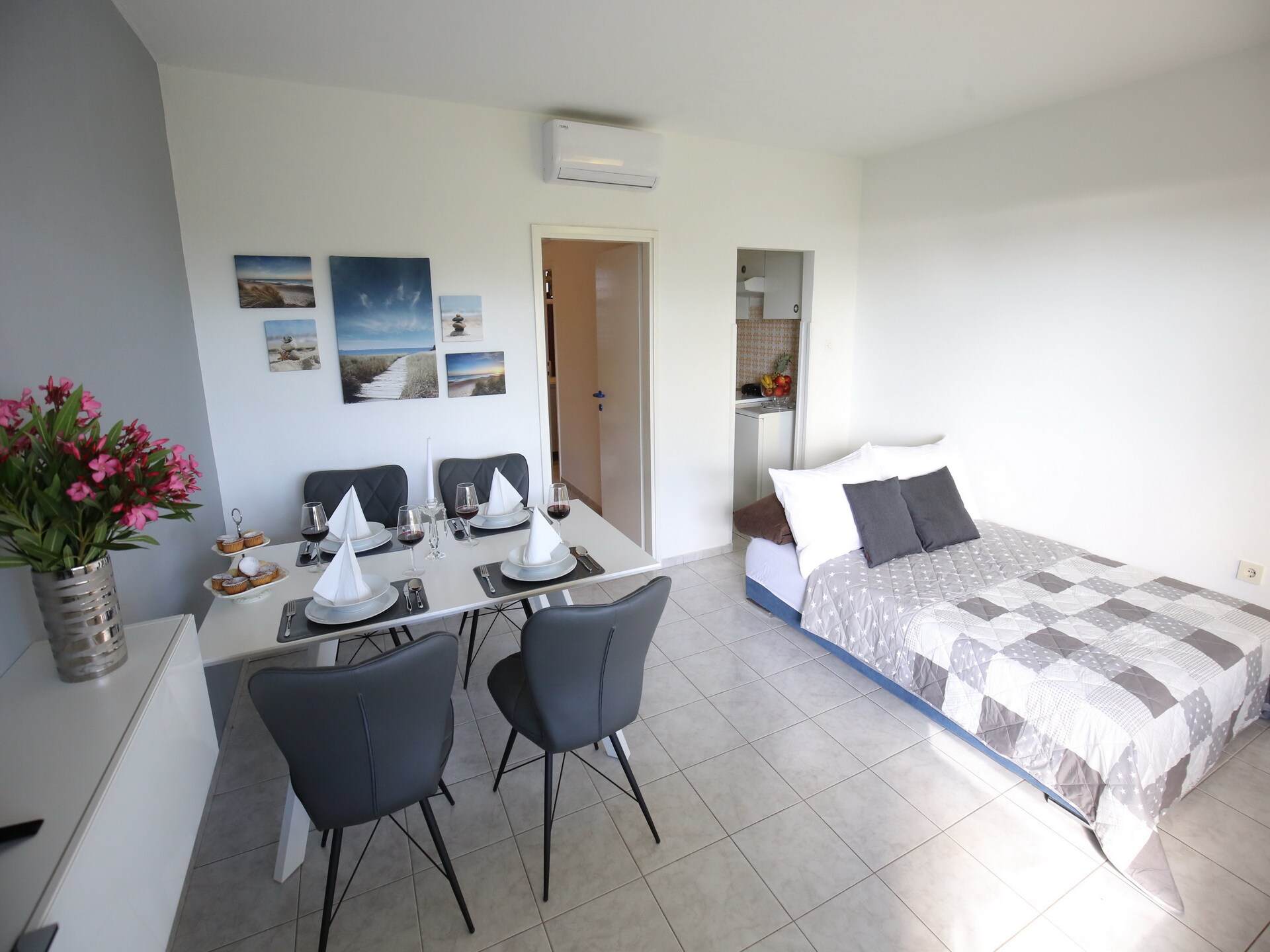 Mediterano 1: Gerenoveerd vakantiehuis met zeezicht in hartje Bibinje - foto 3