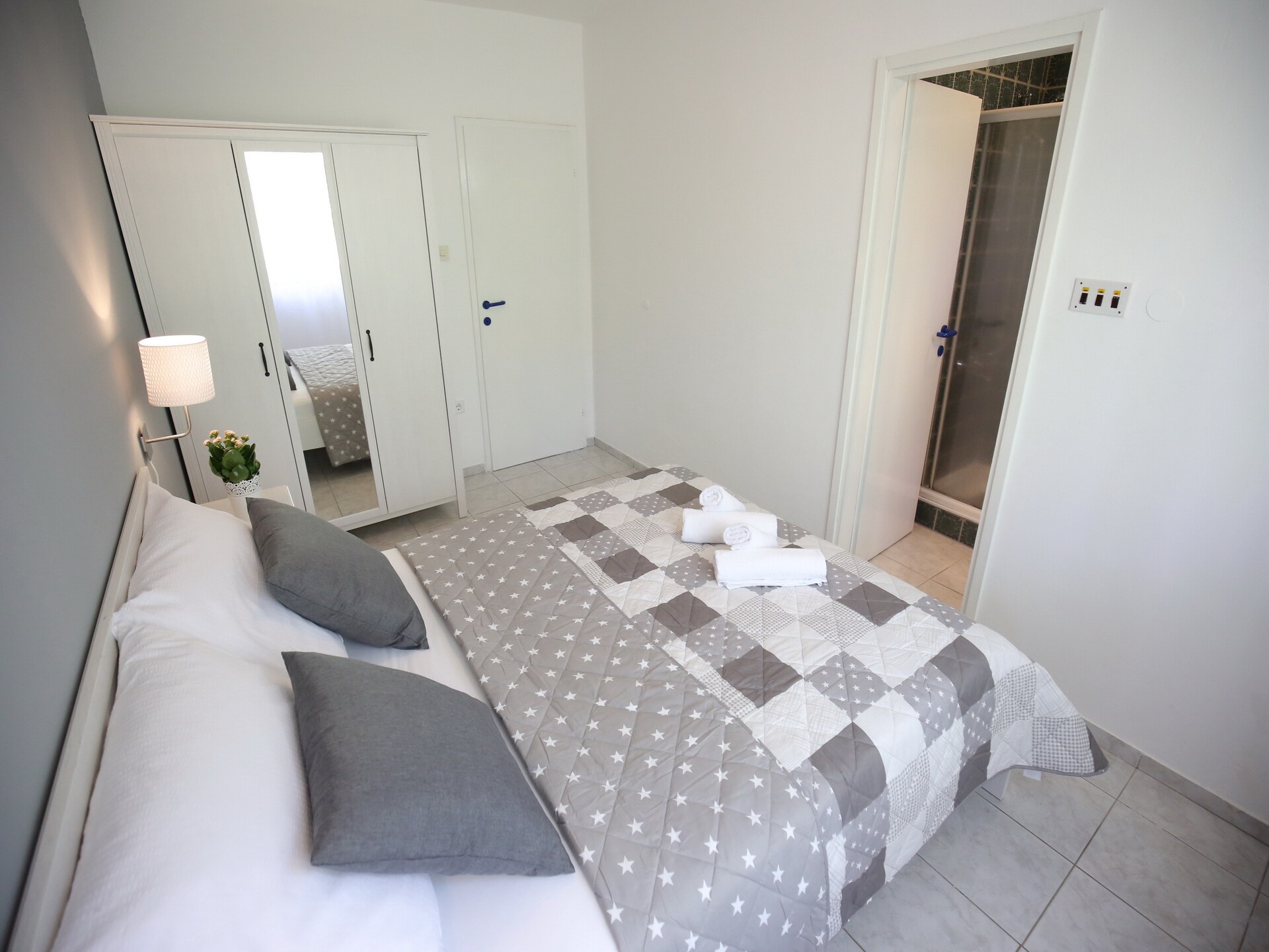 Mediterano 1: Gerenoveerd vakantiehuis met zeezicht in hartje Bibinje - foto 14