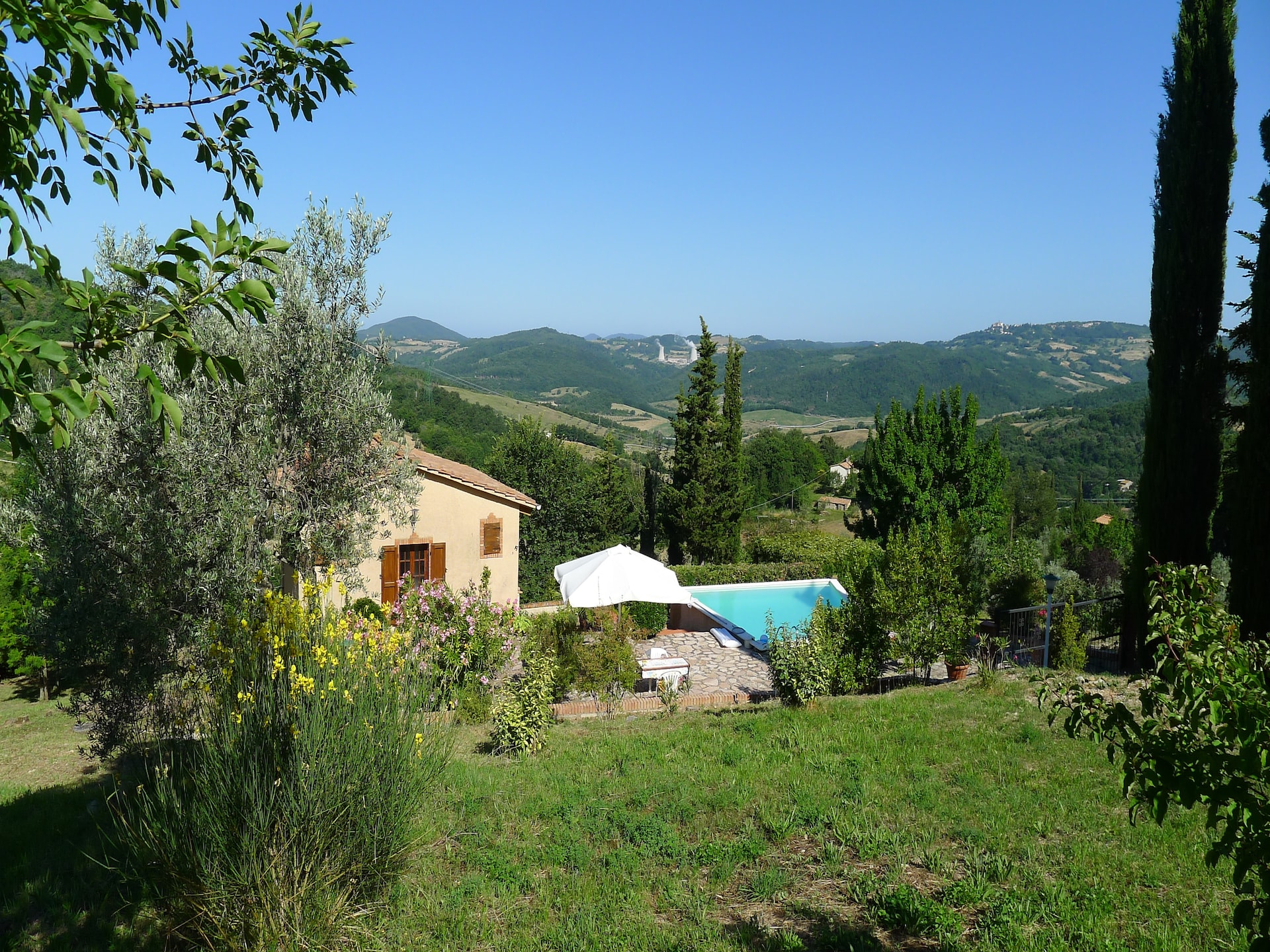 Vrijstaand Toscaans vakantiehuis met privézwembad en uitzicht bij Sasso Pisano - foto 24