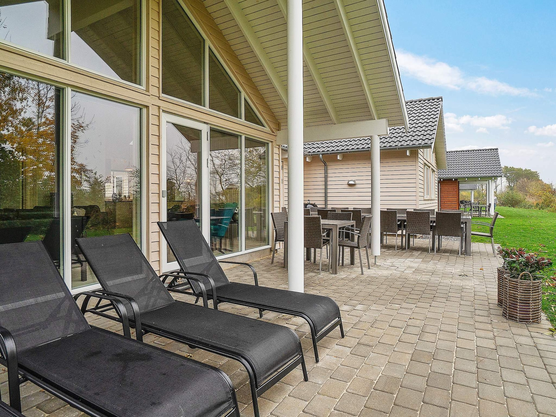 Op 950 m van zee: ruim vakantiehuis in Kappeln voor 18 personen · 242 m² - foto 4