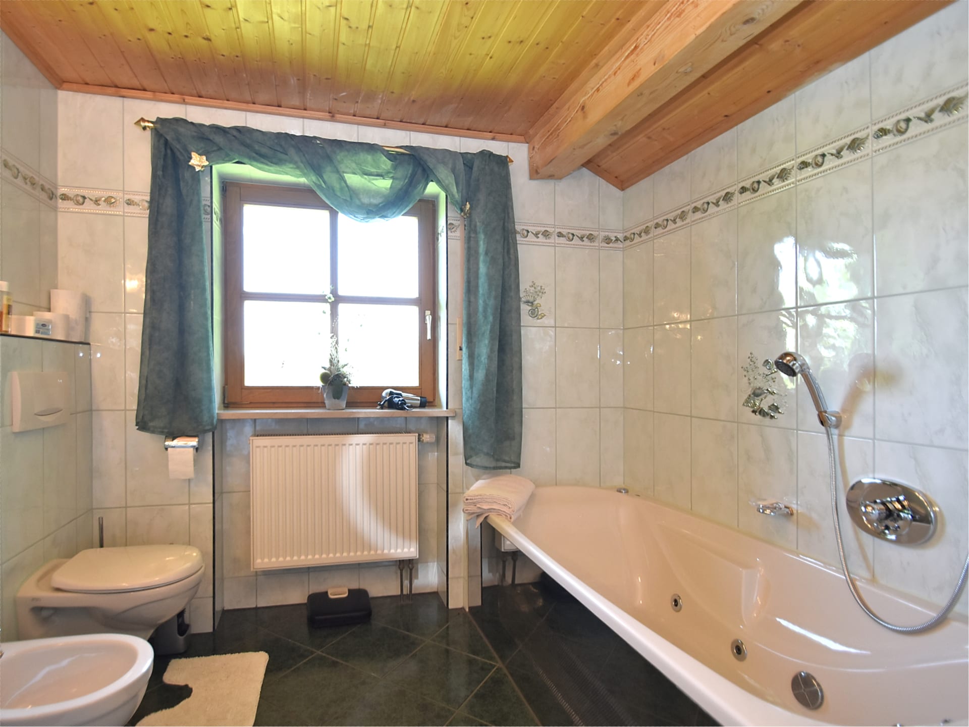 Golfbaan op 500m: Ruim appartement Haus Renate in Waldkirchen - foto 16