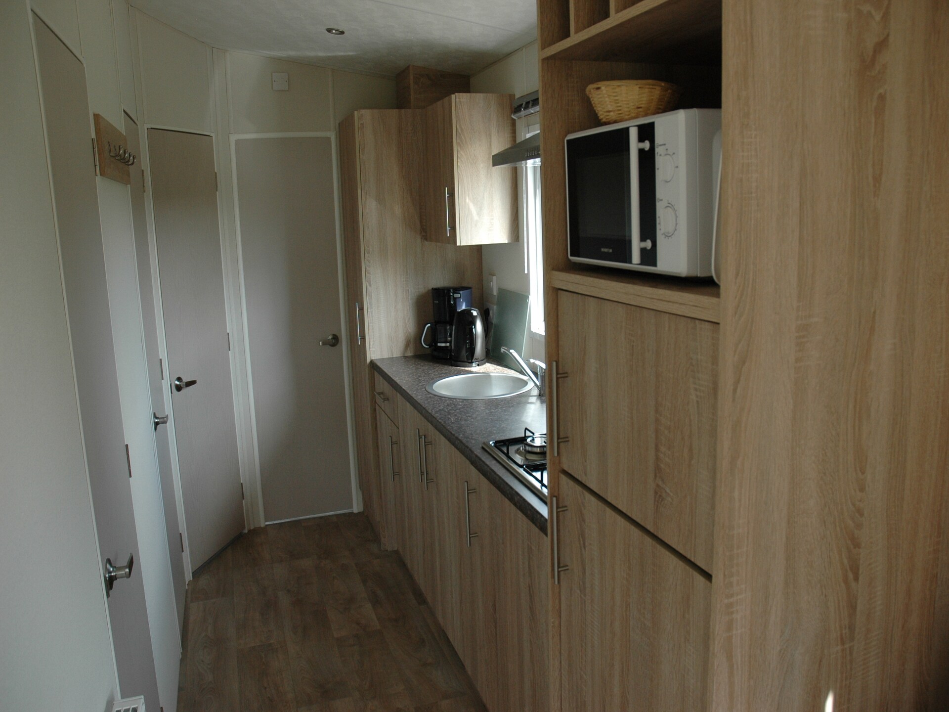 Knusse Delta Lodge op Recreatiepark Duinhoeve in Udenhout - foto 3