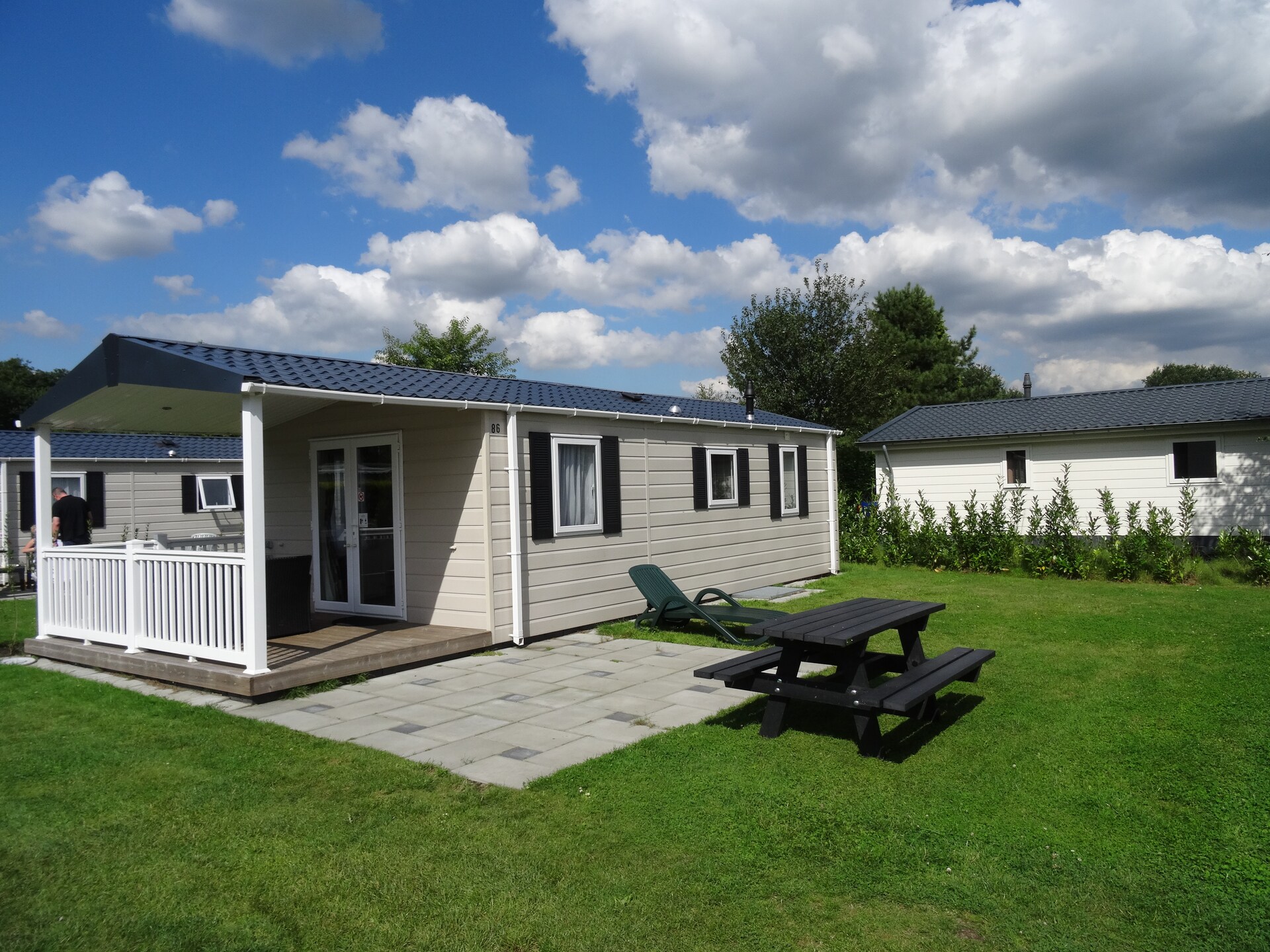 Knusse Delta Lodge op Recreatiepark Duinhoeve in Udenhout - foto 7