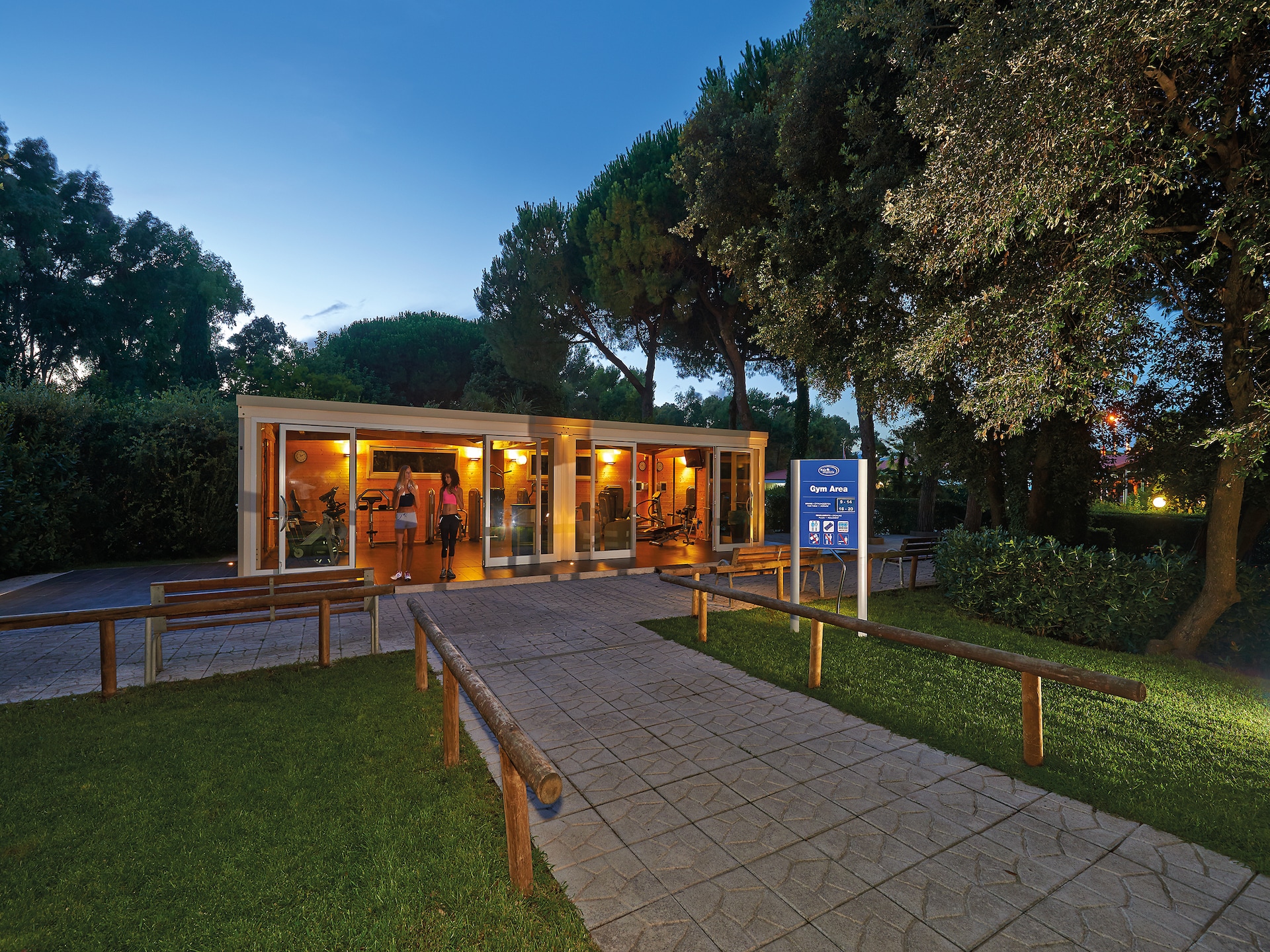 Modern chalet voor 5 personen in Baia Domizia - foto 1