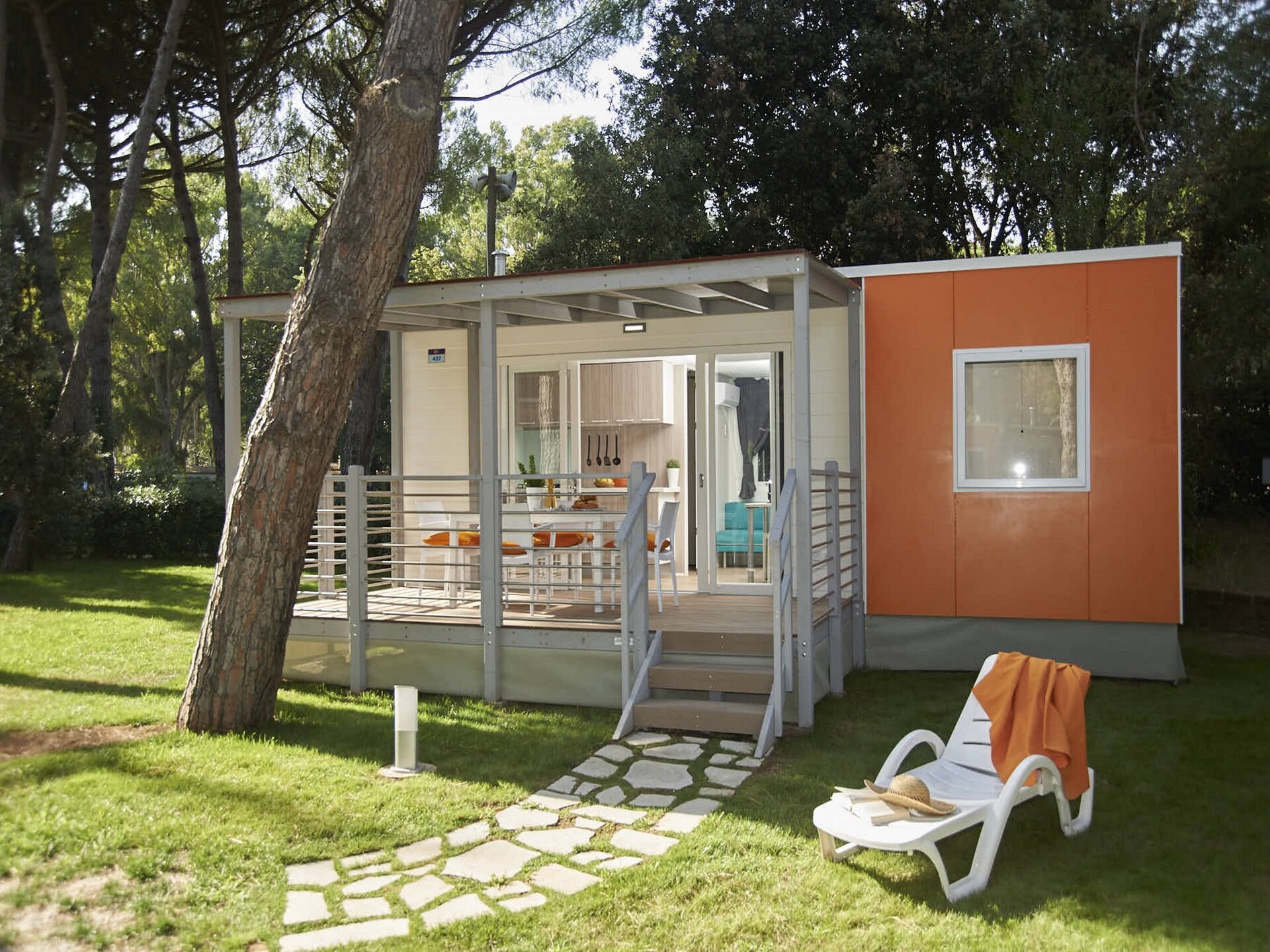 Modern chalet voor 5 personen in Baia Domizia - foto 2