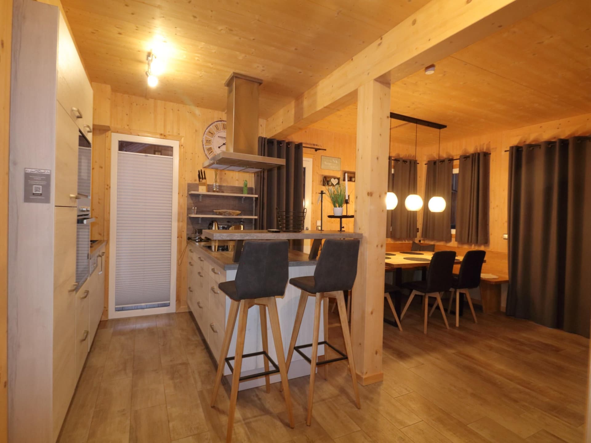 Luxe chalet aan het meer en de piste in Sankt Georgen am Kresichberg · 9 pers. - foto 12
