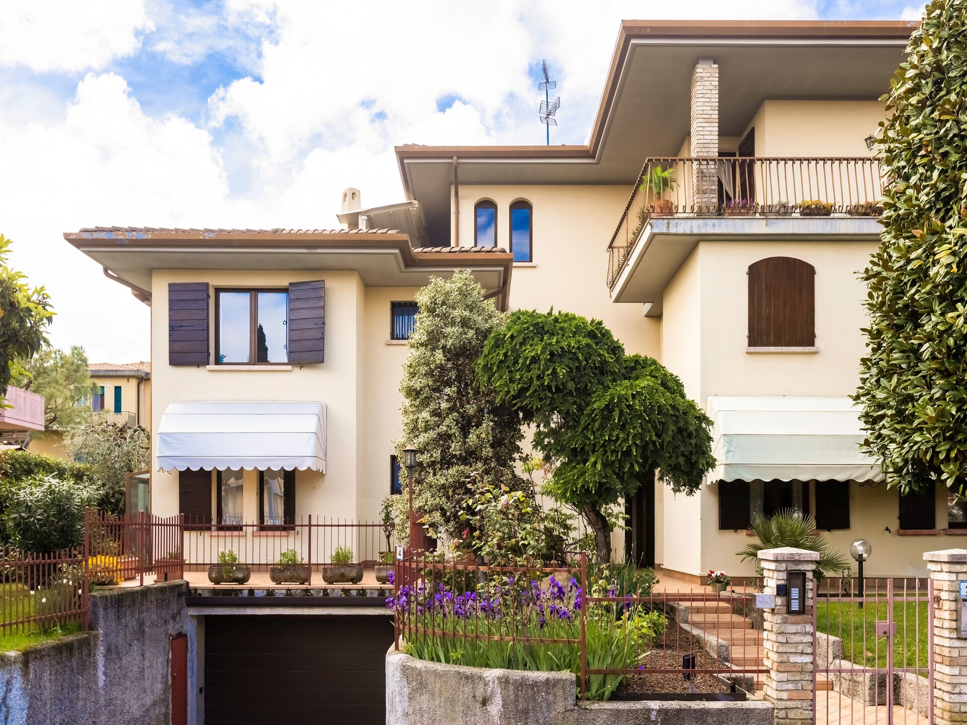 Licht appartement in Sirmione met balkon, 100m van het Gardameer - foto 1