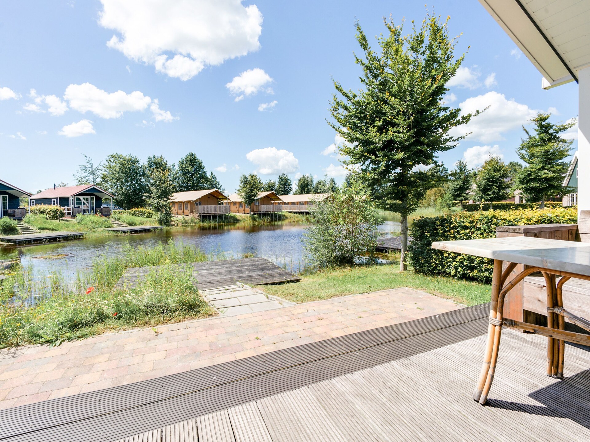 Knus waterchalet met privéveranda en aanlegsteiger in Bant, Flevoland - foto 21