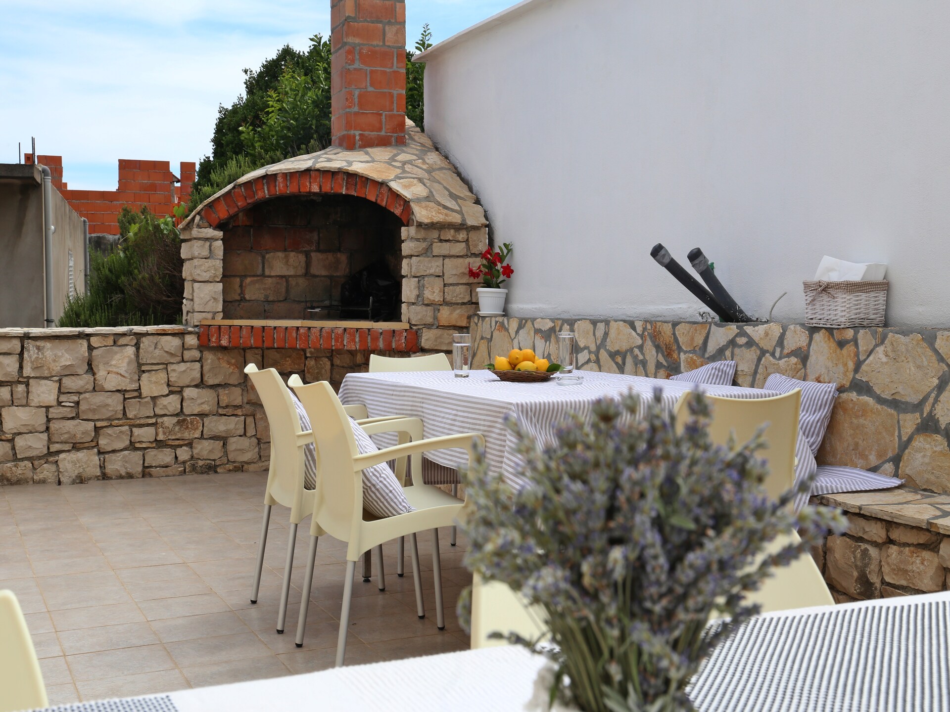 Vrijstaande villa met privézwembad en zeezicht op 100m van het strand in Cara, Korcula - foto 24