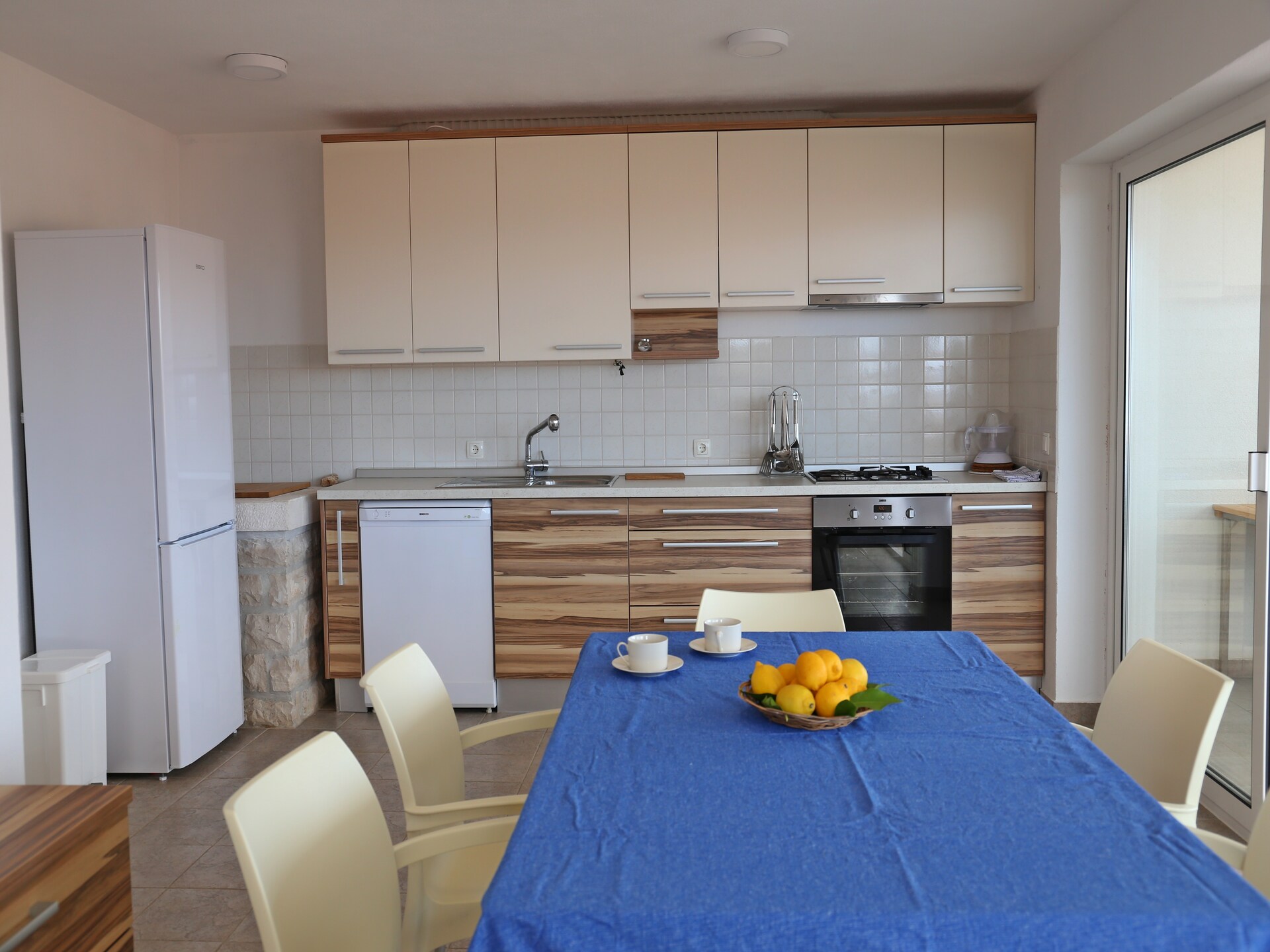 Vrijstaande villa met privézwembad en zeezicht op 100m van het strand in Cara, Korcula - foto 9