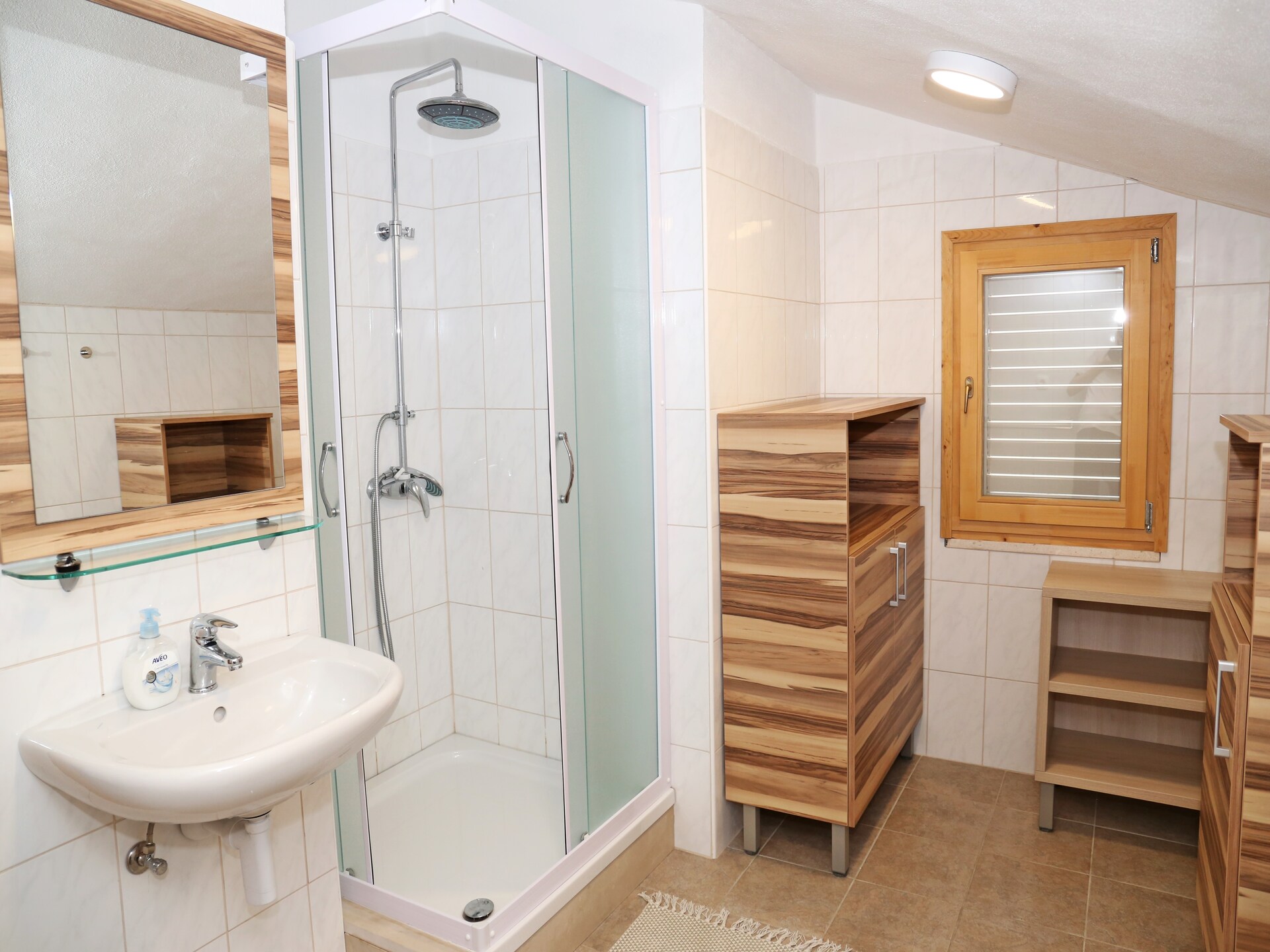 Vrijstaande villa met privézwembad en zeezicht op 100m van het strand in Cara, Korcula - foto 14