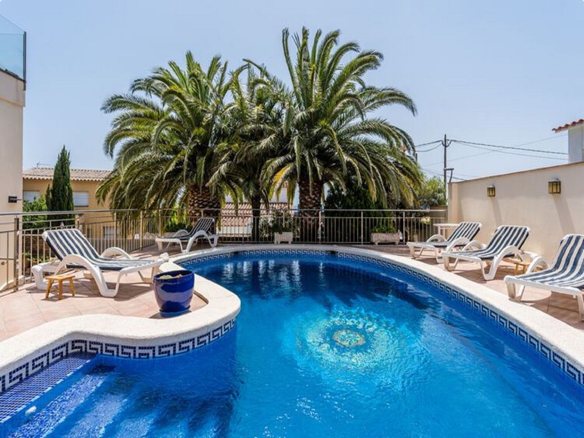 Rustiek appartement met privézwembad en uitzicht op de baai van Roses - foto 4