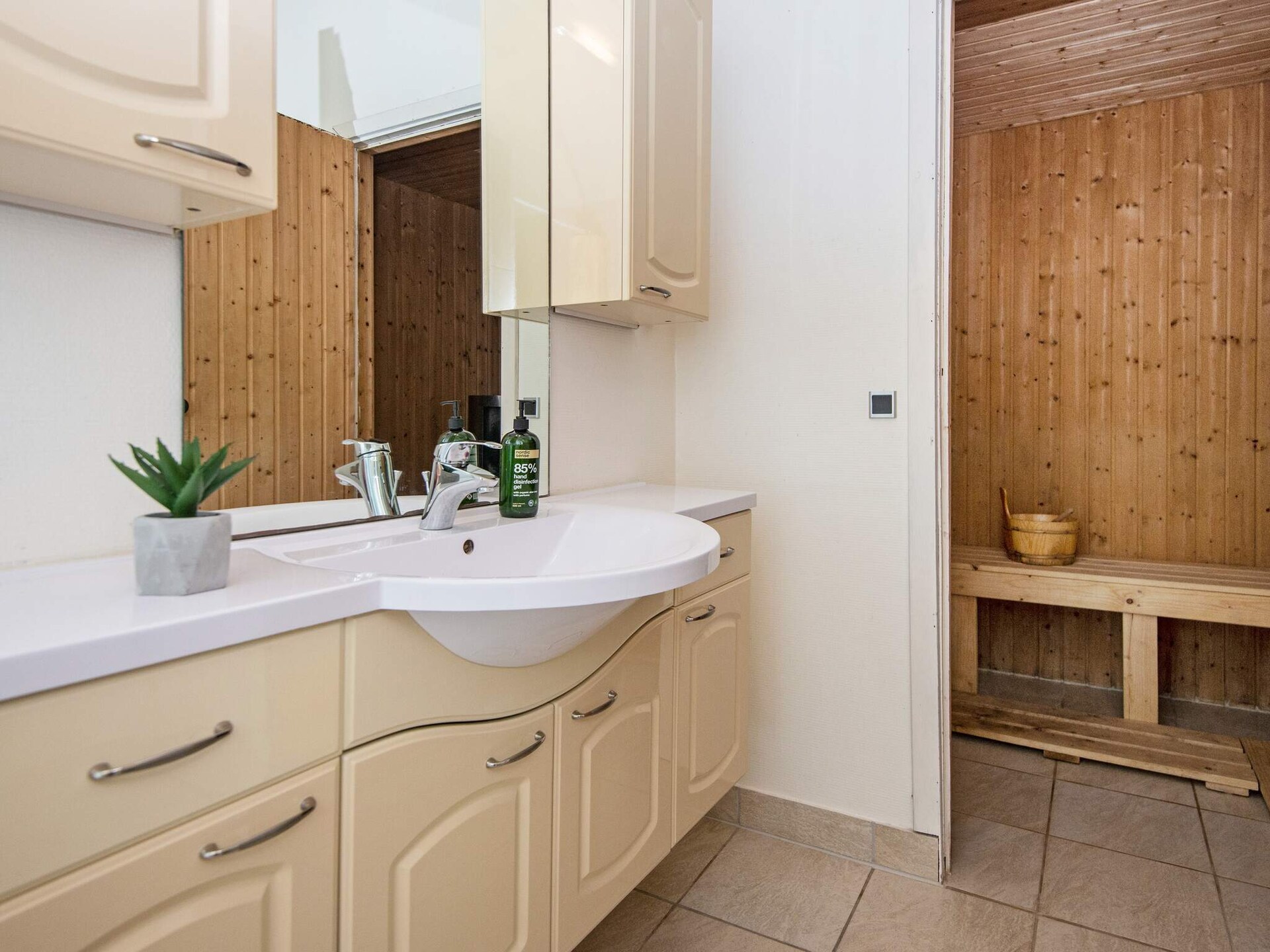 Ruim vakantiehuis met privézwembad en sauna op 600m van zee in Juelsminde - foto 27